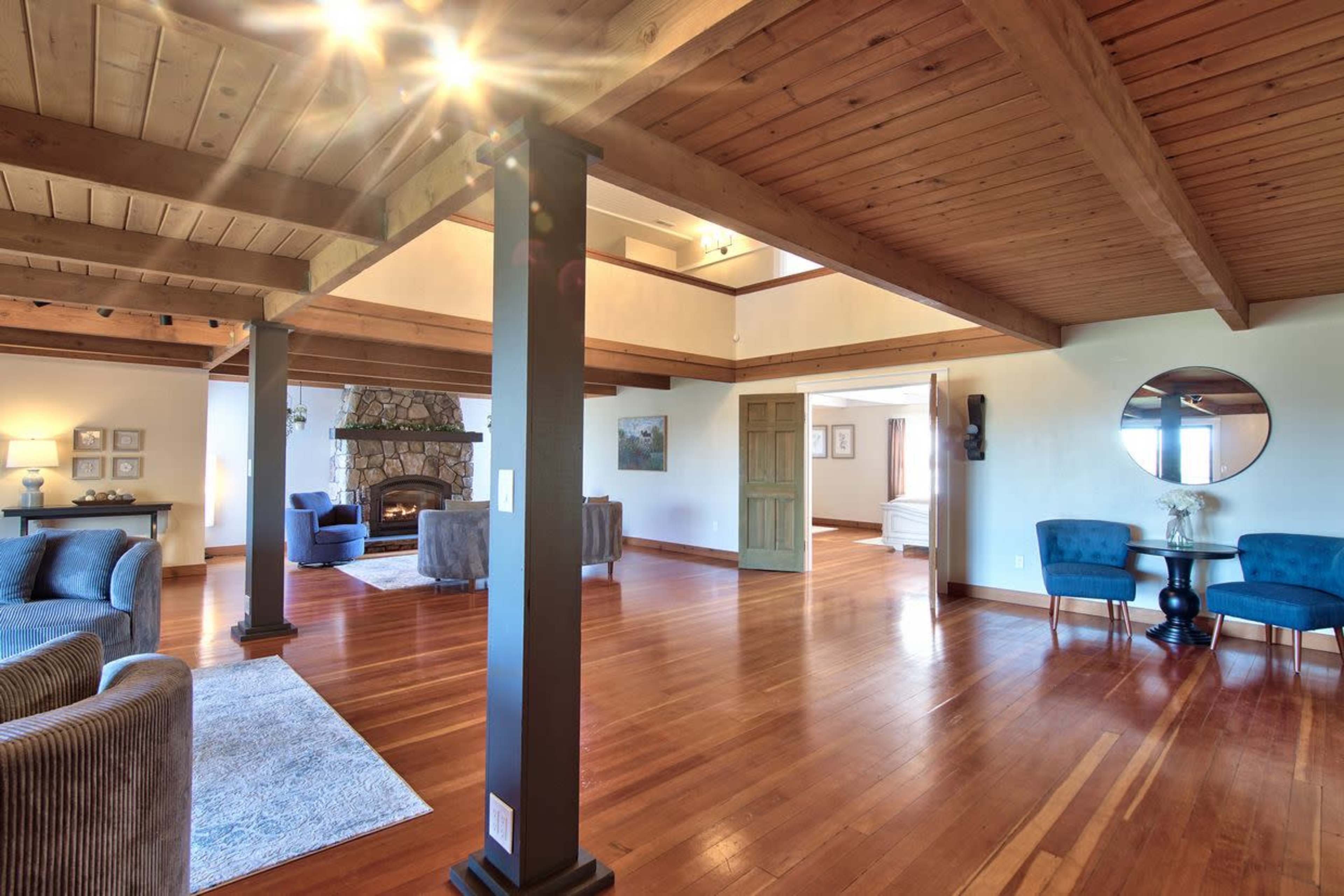 Vintage Terrace | Historic Charm for Gatherings, Retreats & Overnight Stays Image in Carlton, Carlton, OR