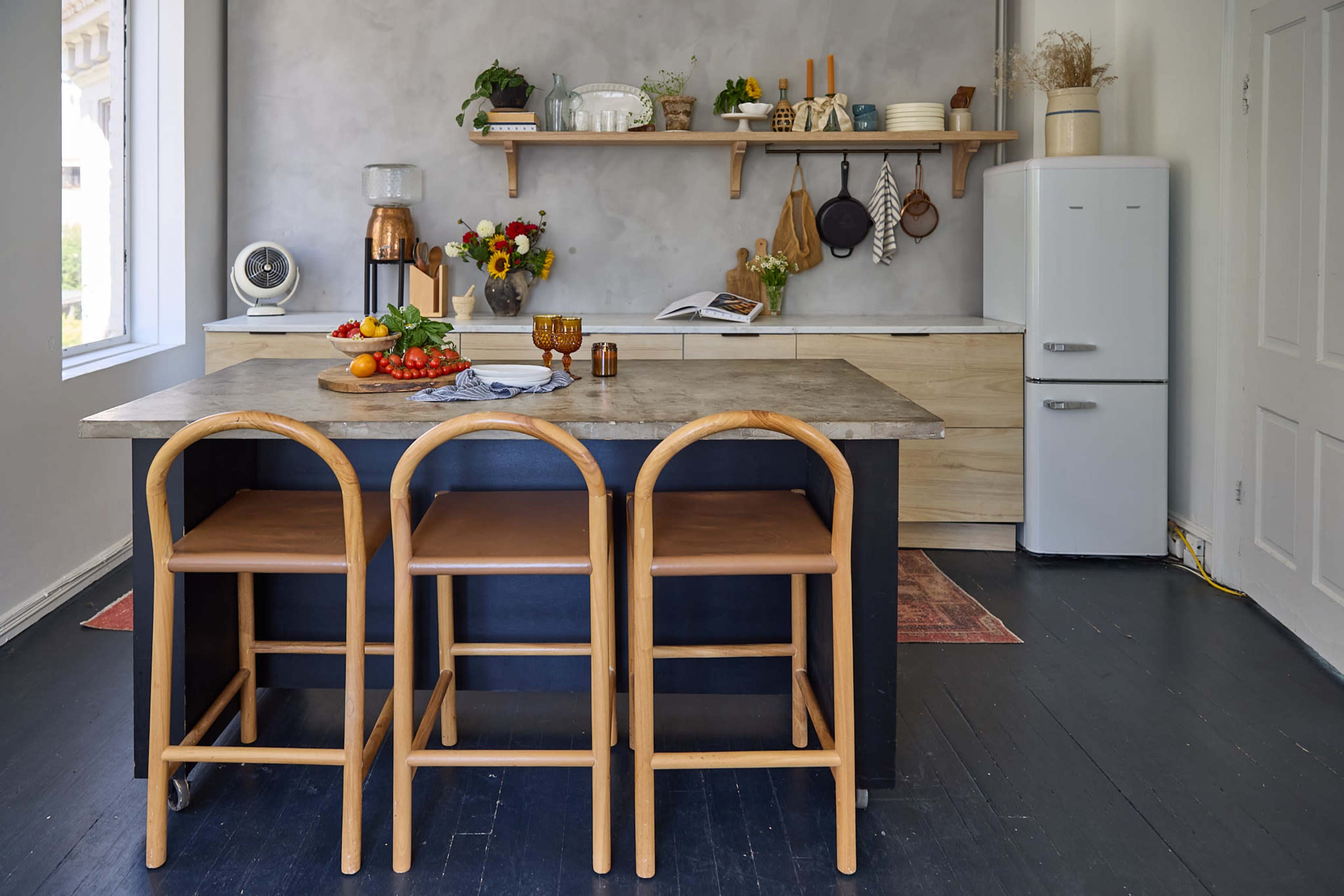 Downtown Studio Built in 1870 With Natural Light, Arched Windows, and Original Charm Image in Downtown Austin, Austin, TX