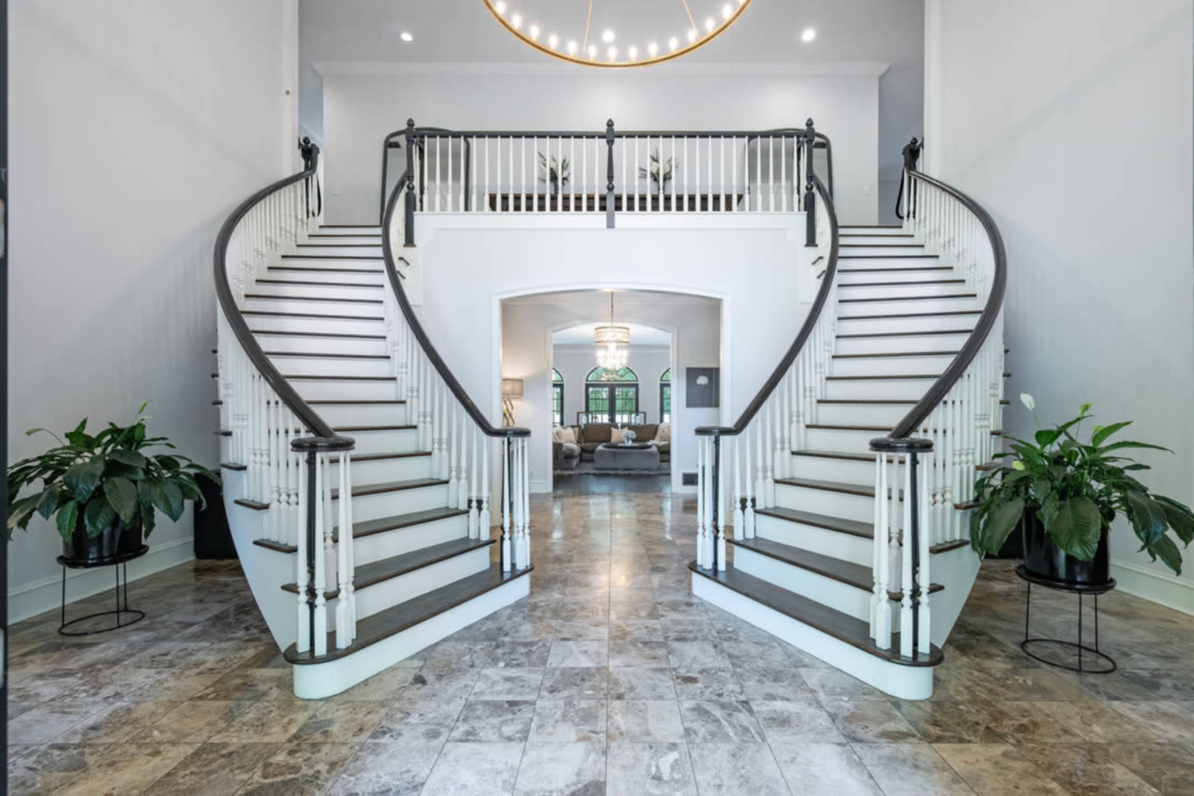 Photo and Video Shoots At This 5-Acre Mansion Estate Near Historic Marietta Square Image in Cliftondale, atlanta, GA