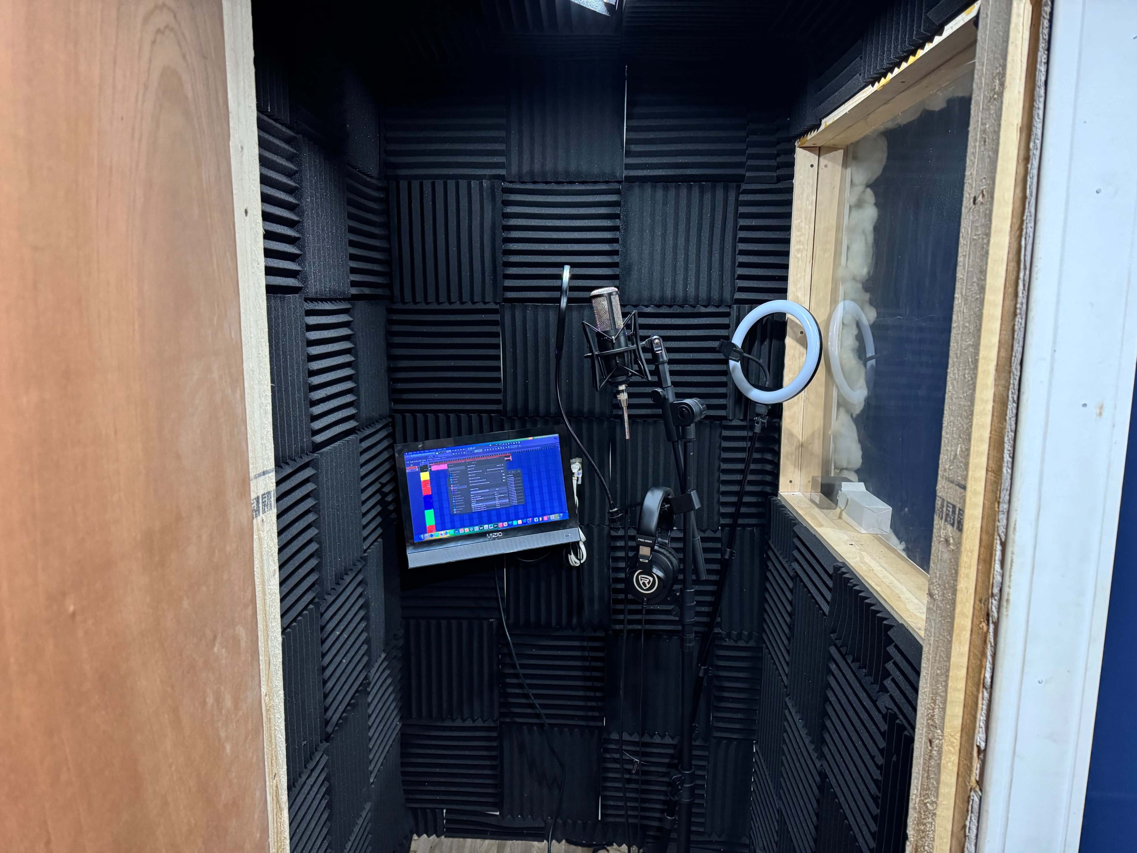 Sound Recording Bronx Studio Image in Laconia, Bronx, NY