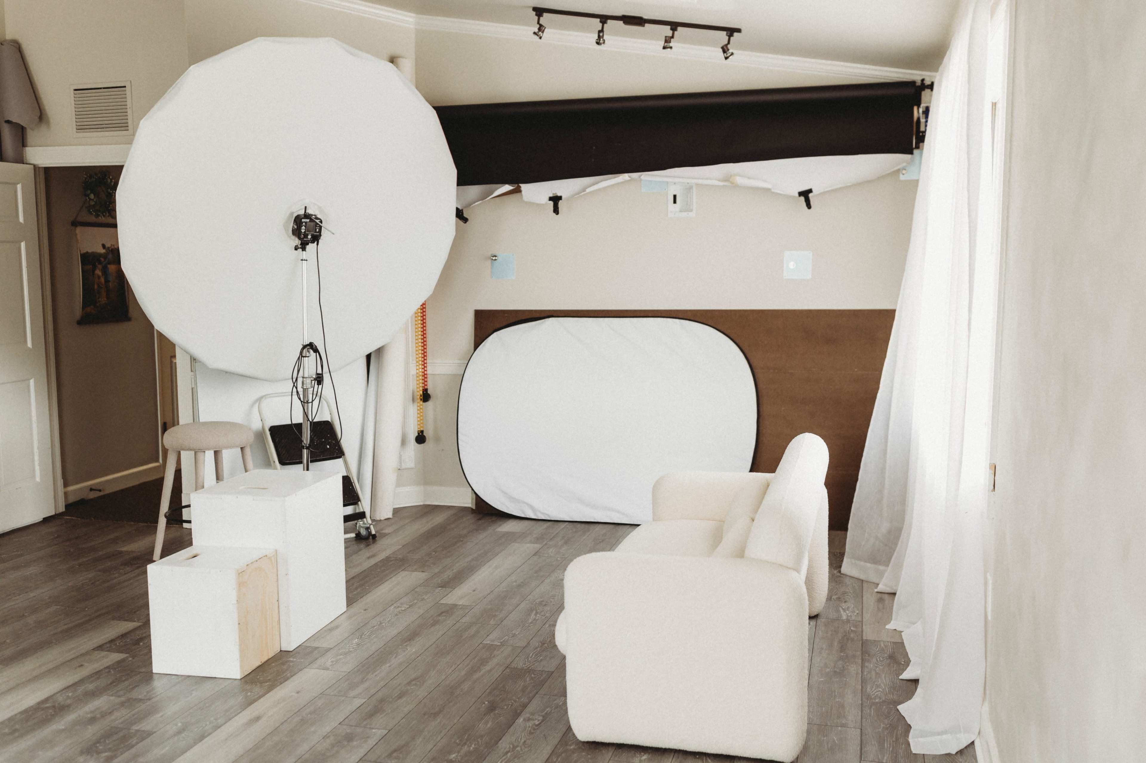 Light and airy photo studio Image in Lebanon, Lebanon, TN