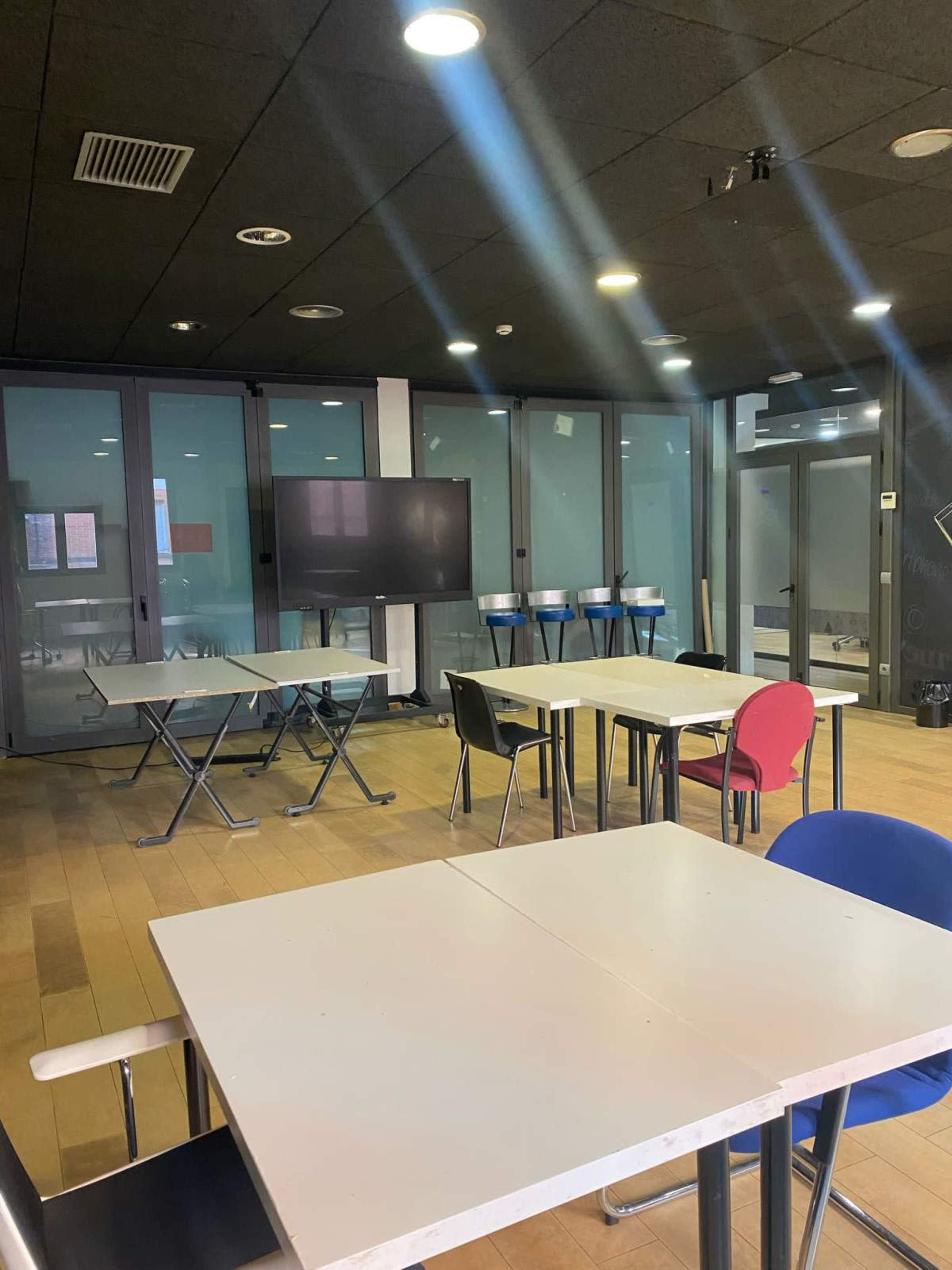 Sala de Formación Image in Cdad. Jardín, Madrid, M