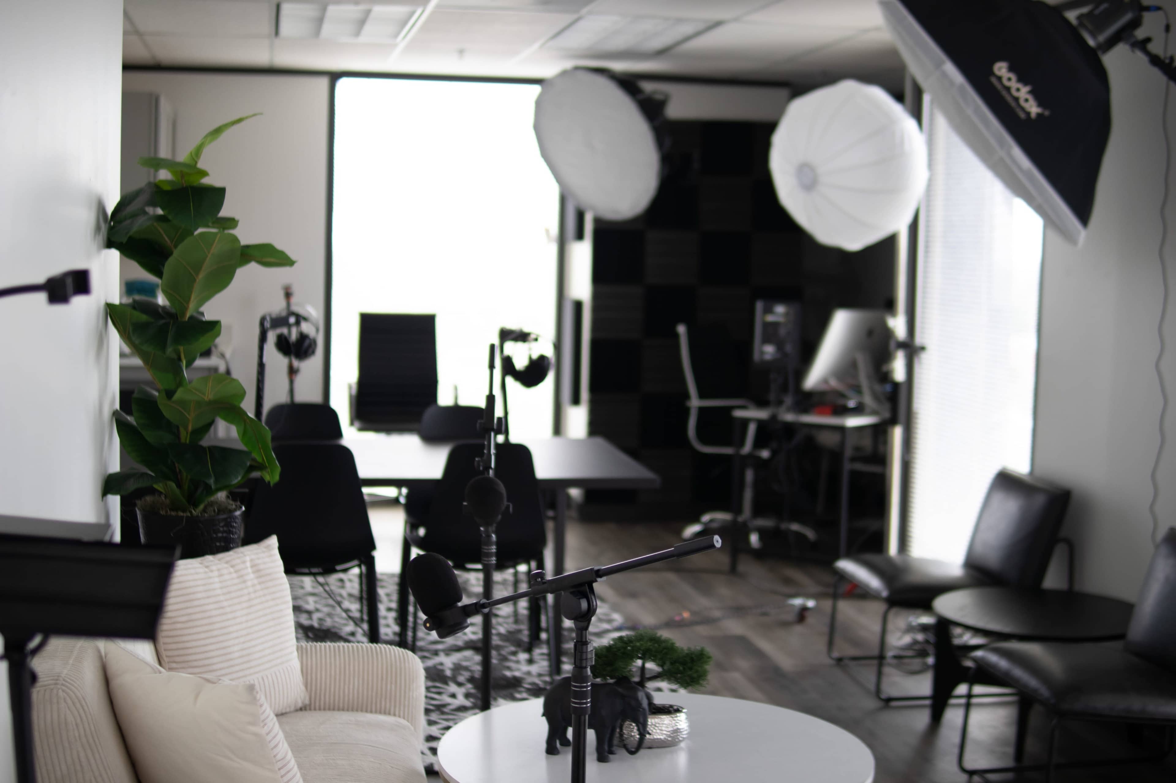 Modern Podcast & Content Studio w/ Pro Equipment in Houston Image in Braeburn, Houston, TX