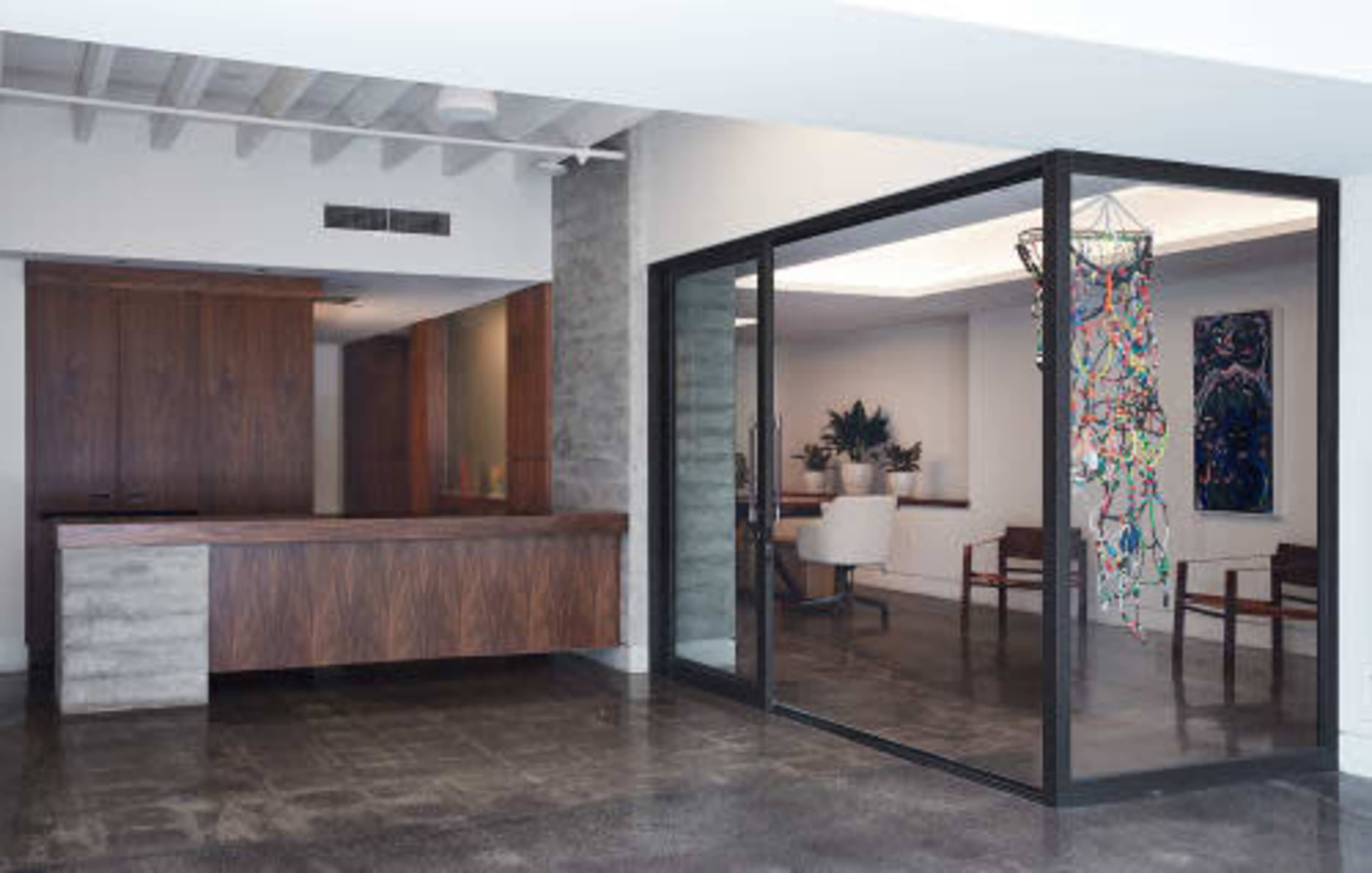 Spacious Union Square Contemporary Gallery in Historic Building Image in Tenderloin, San Francisco, CA