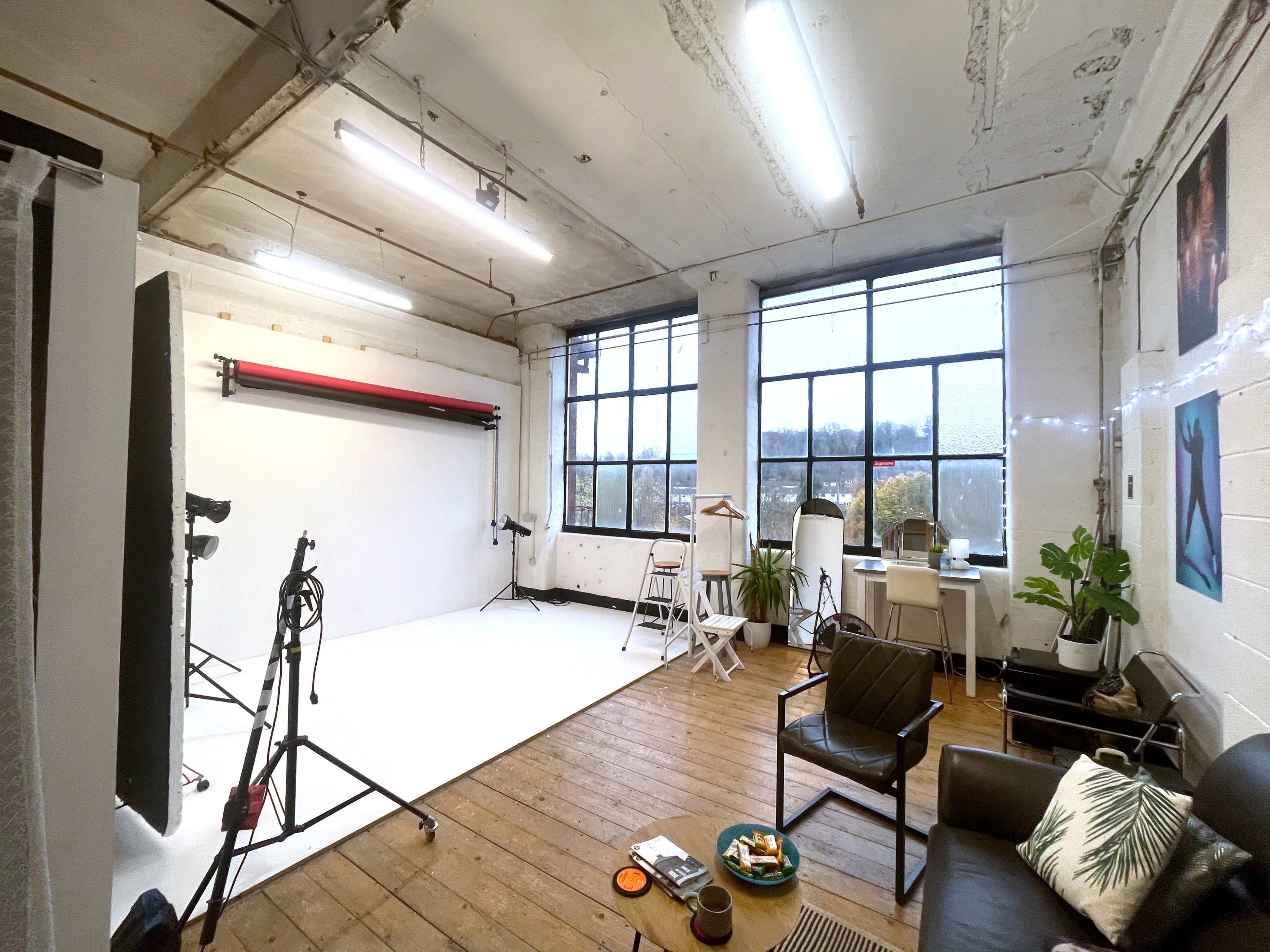 Radiant Natural Light and Flash Photography Studio, for photographers by photographers. Image in Stockport, Stockport, ENG