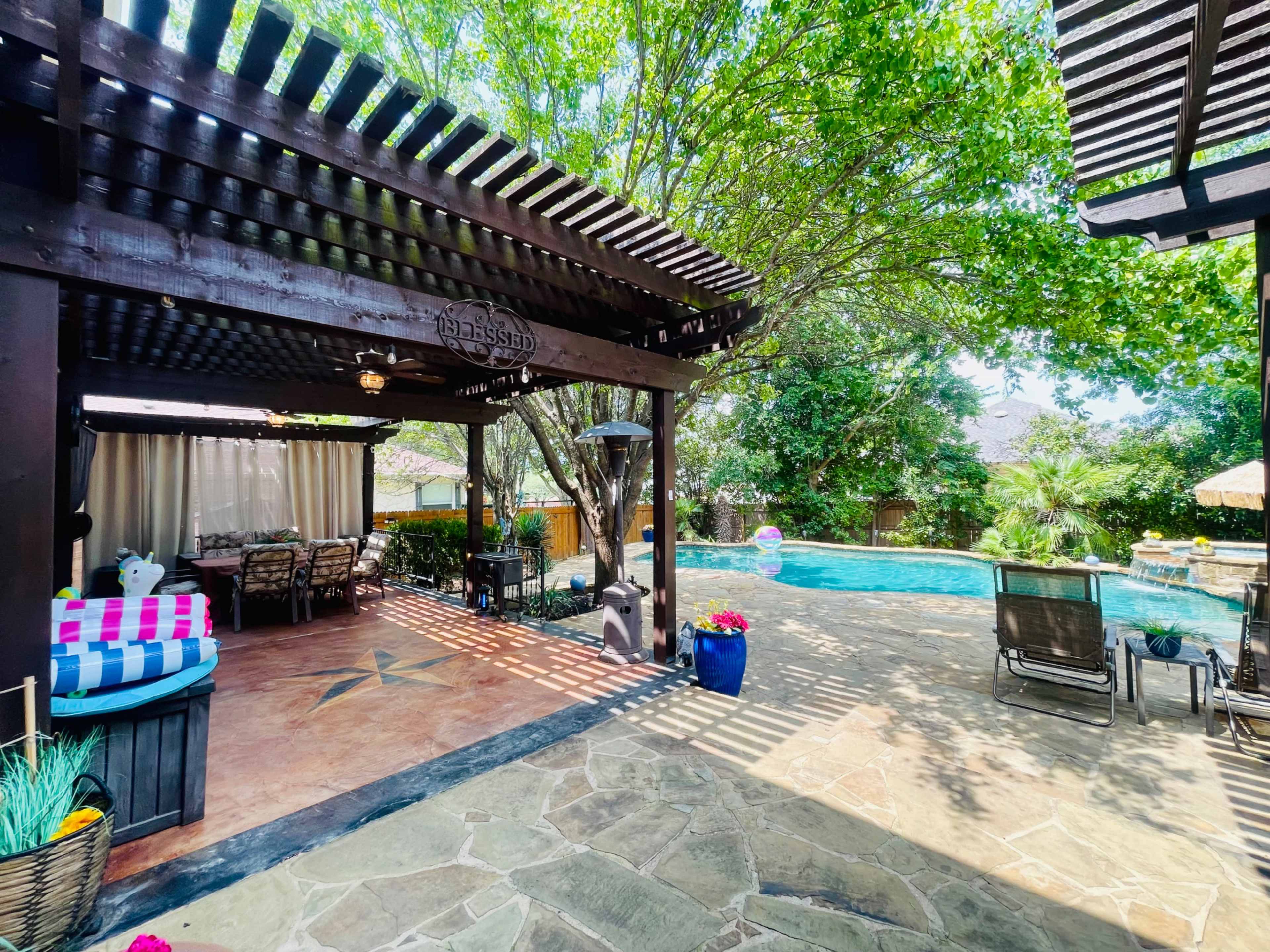 Tropical Oasis-Patio, Pool&Spa🌺 Image in Mountain Creek, Pflugerville, TX