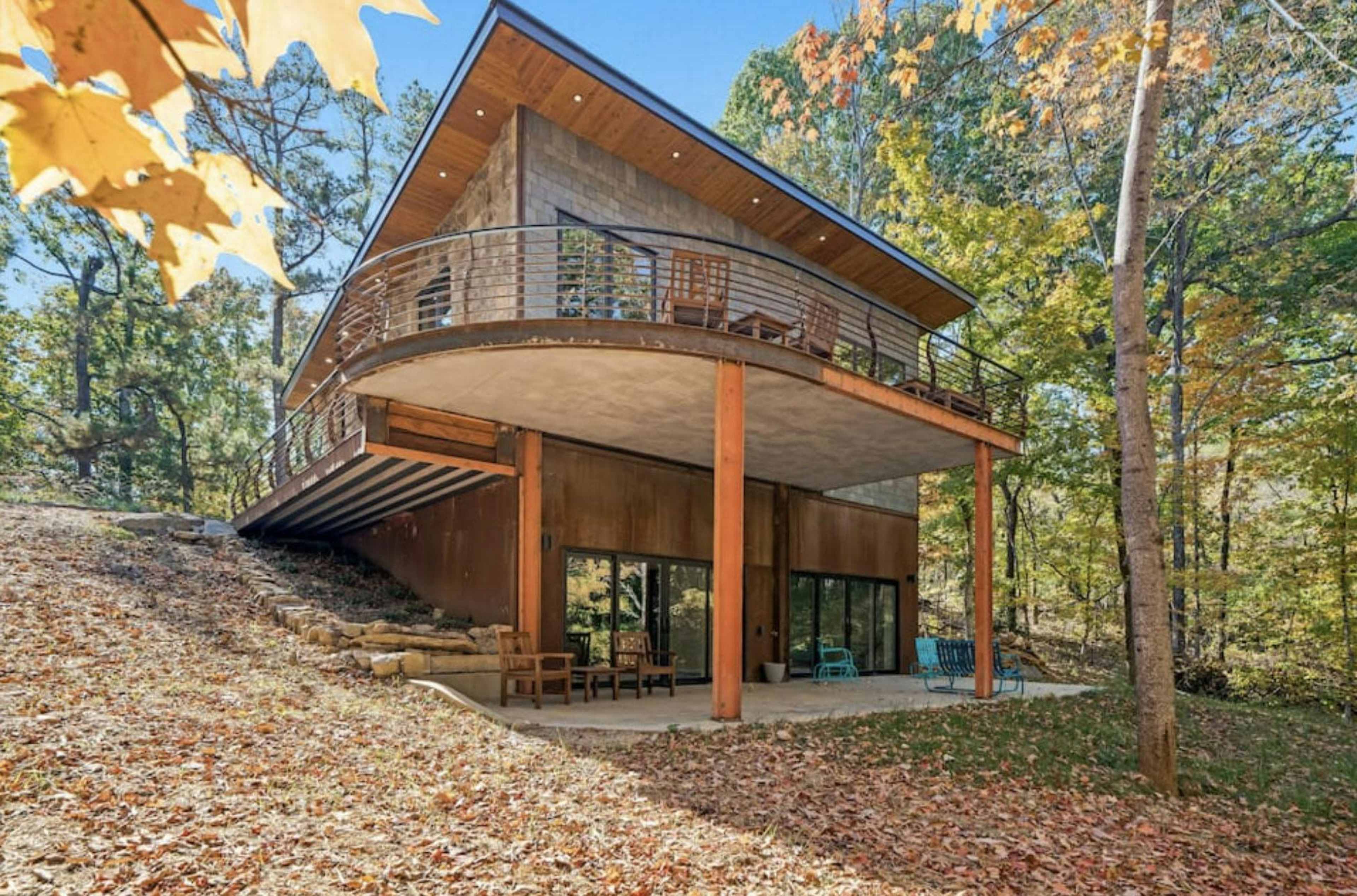 Modern Home - Wooded Oasis - Views Image in Scottsboro, Nashville, TN