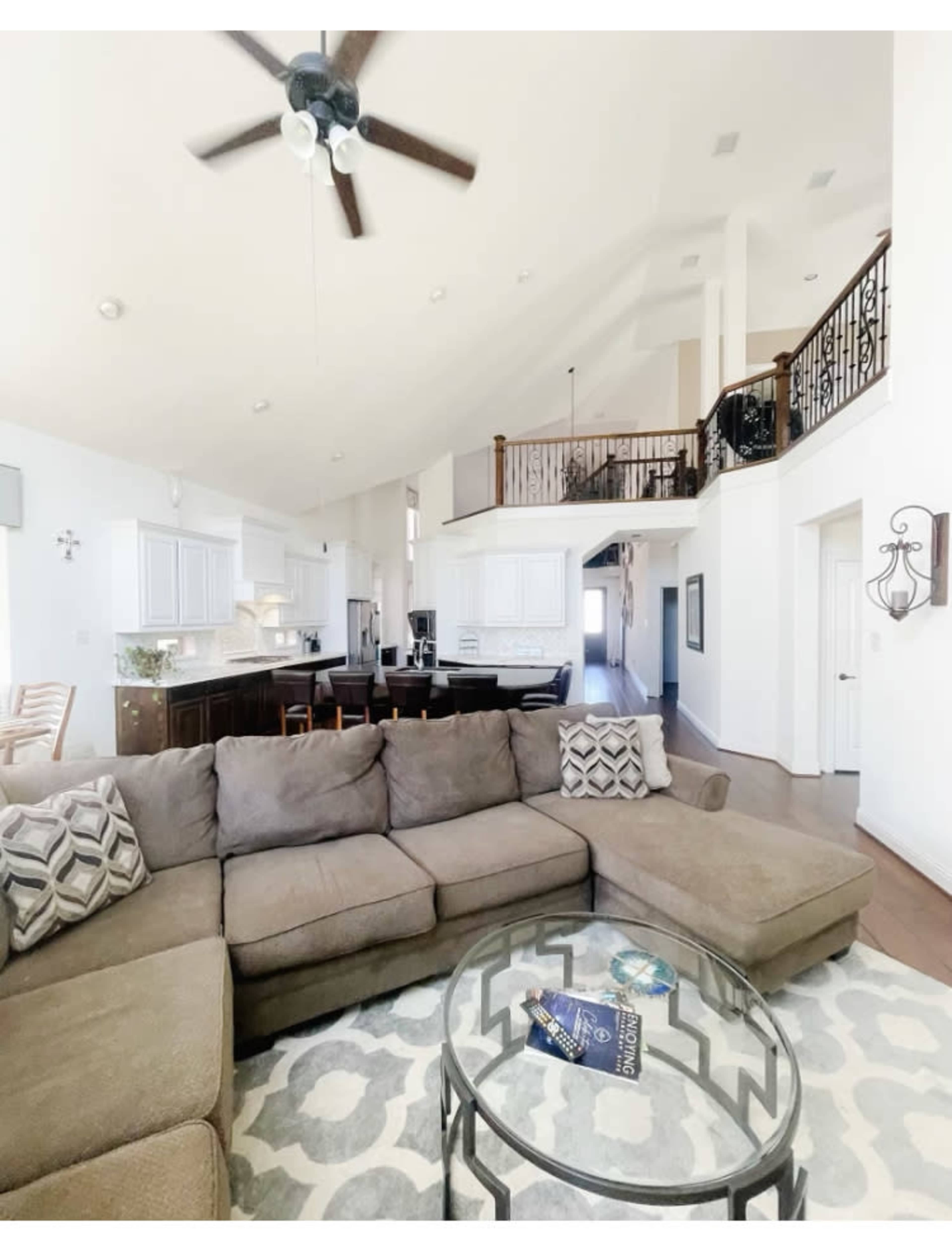 Beautiful Home/ Grand Entry/ 4 meeting spaces / Changing room Image in , Little Elm, TX