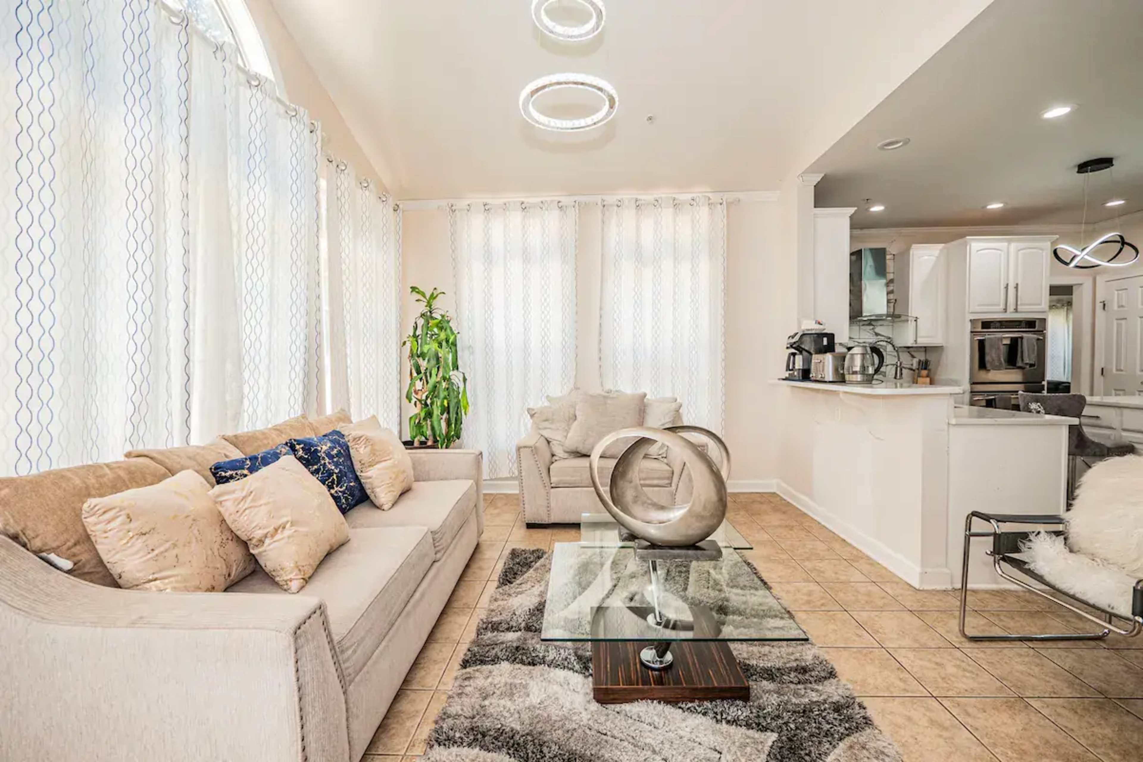 Spacious and Cozy 8 Bedrooms house w/ Gym near D.C Image in Glenn Dale, Glenn Dale, MD