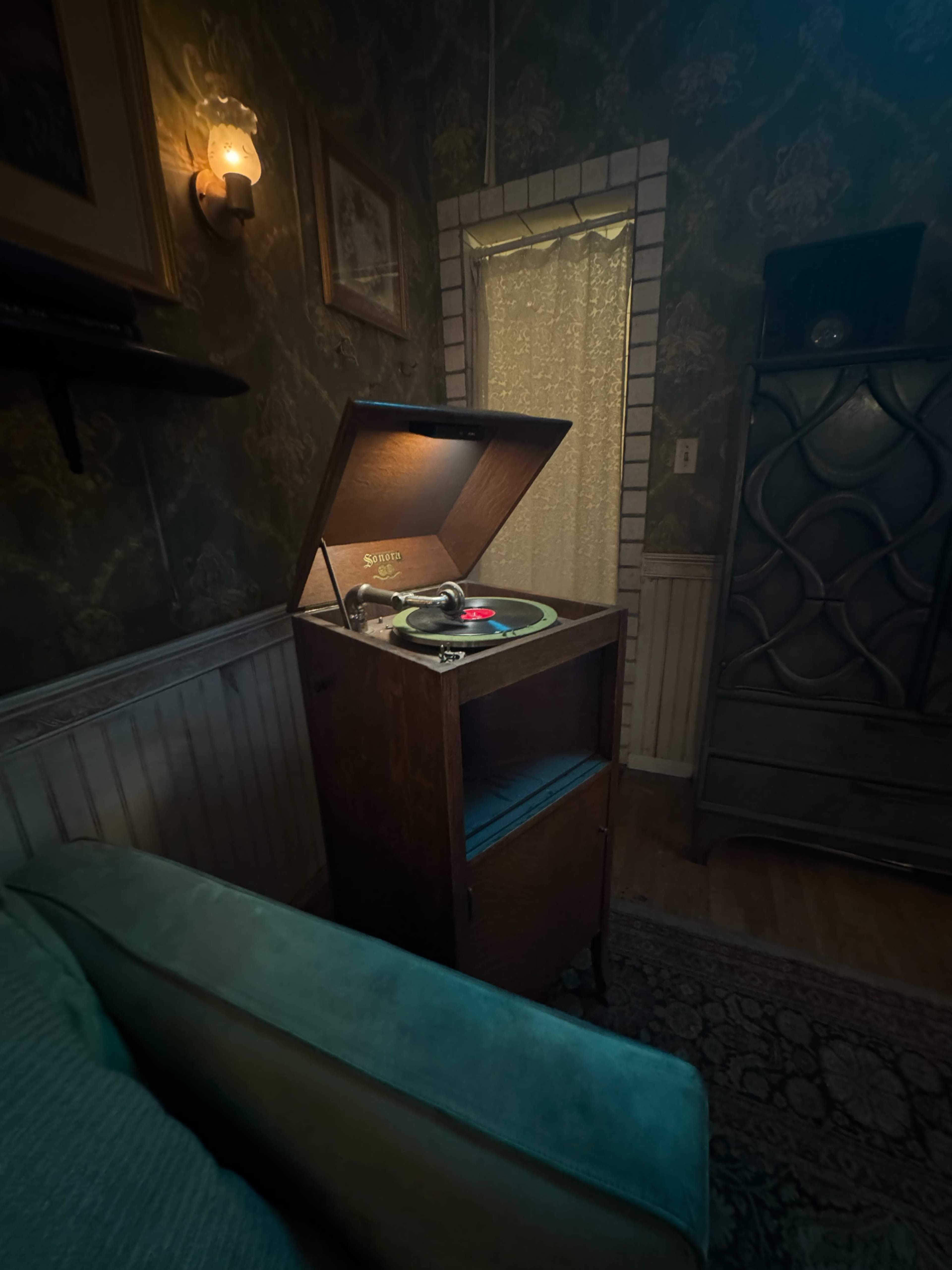 Grandma's Dingy apartment Image in Van Nuys, van nuys, CA