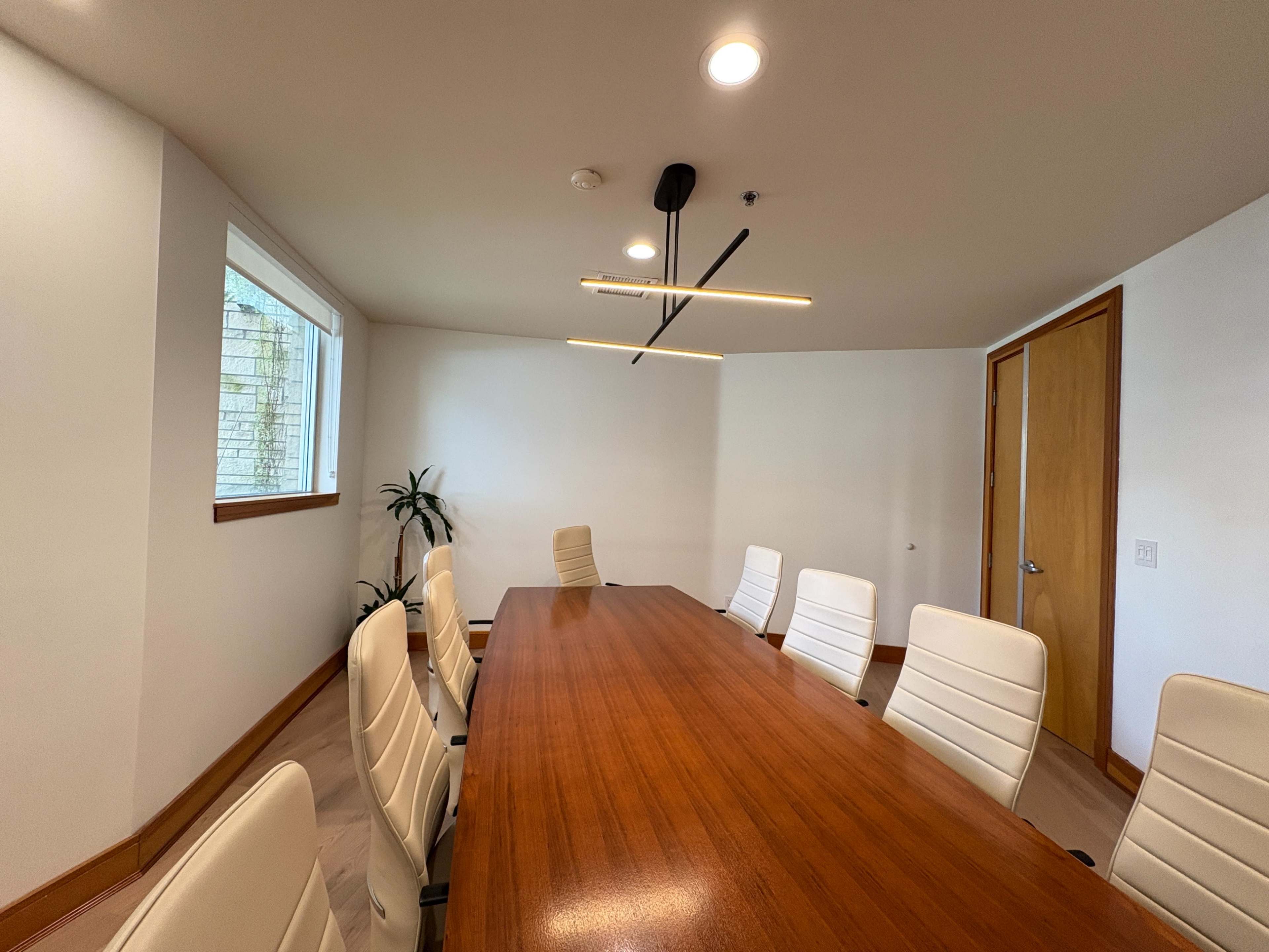 Bright Dundarave Boardroom for up to 10 Image in West Vancouver, West Vancouver, BC