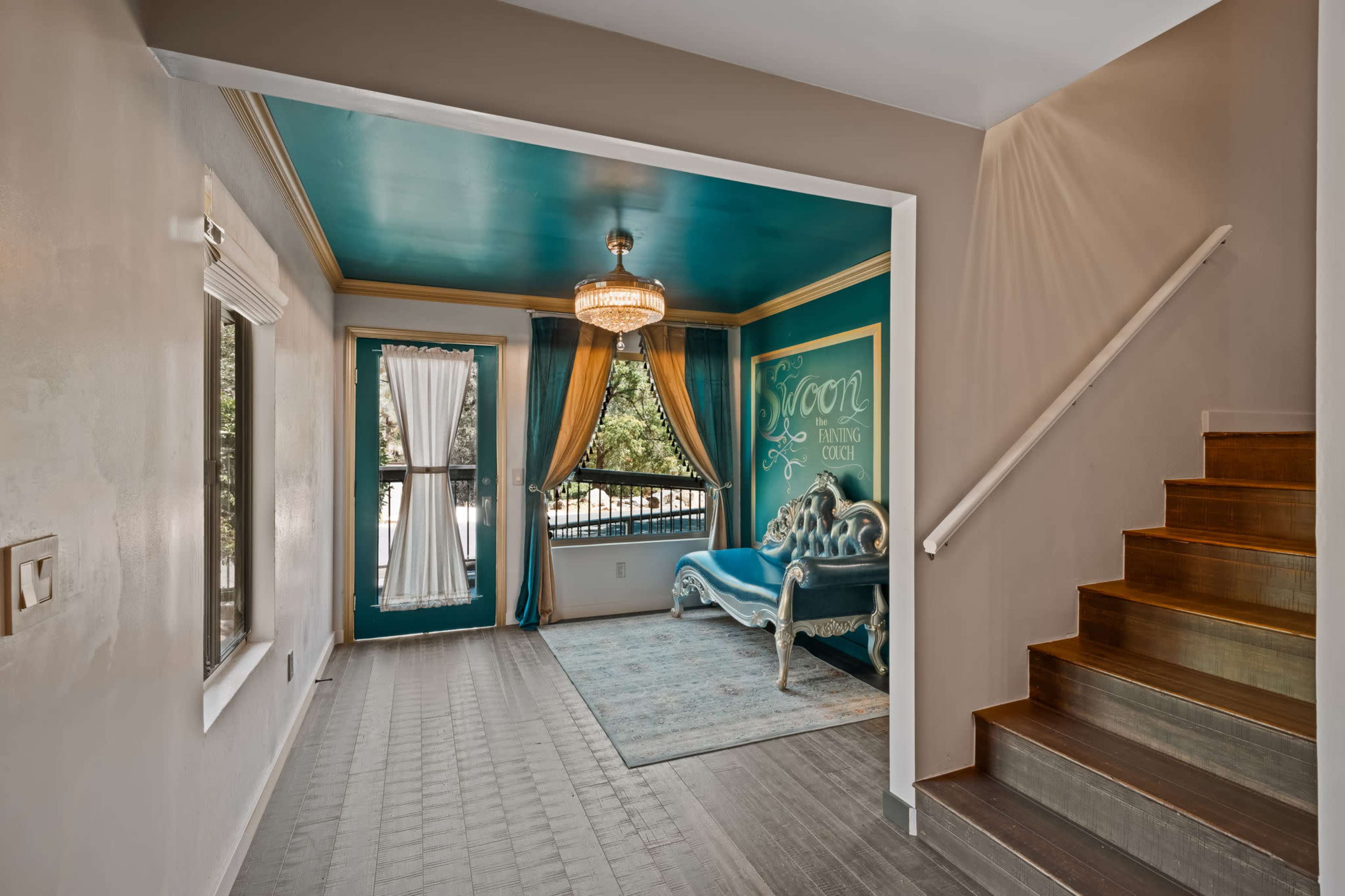 The Fainting Couch: Your Maximalist Boutique Hotel Image in , Cobb, CA