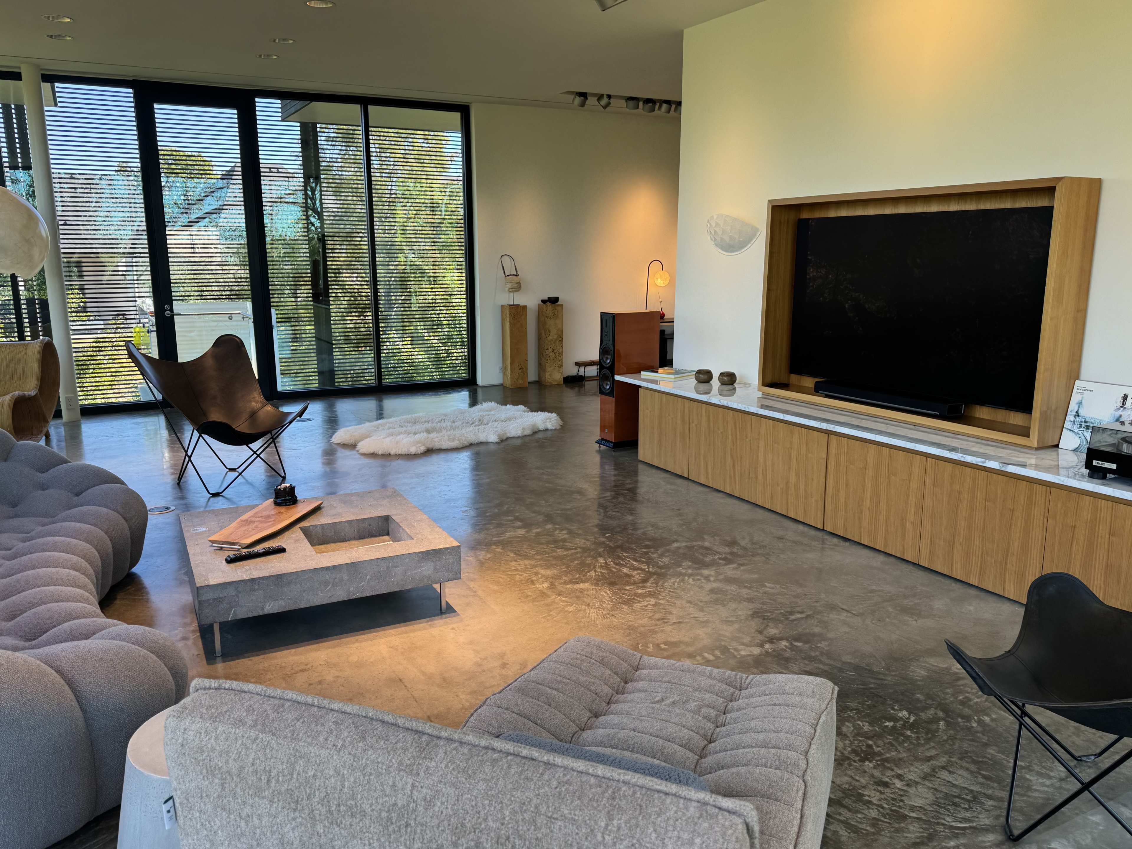 Architectural Masterpiece: Modern Treehouse with Sunset Pool Image in Lake Highlands, Dallas, TX