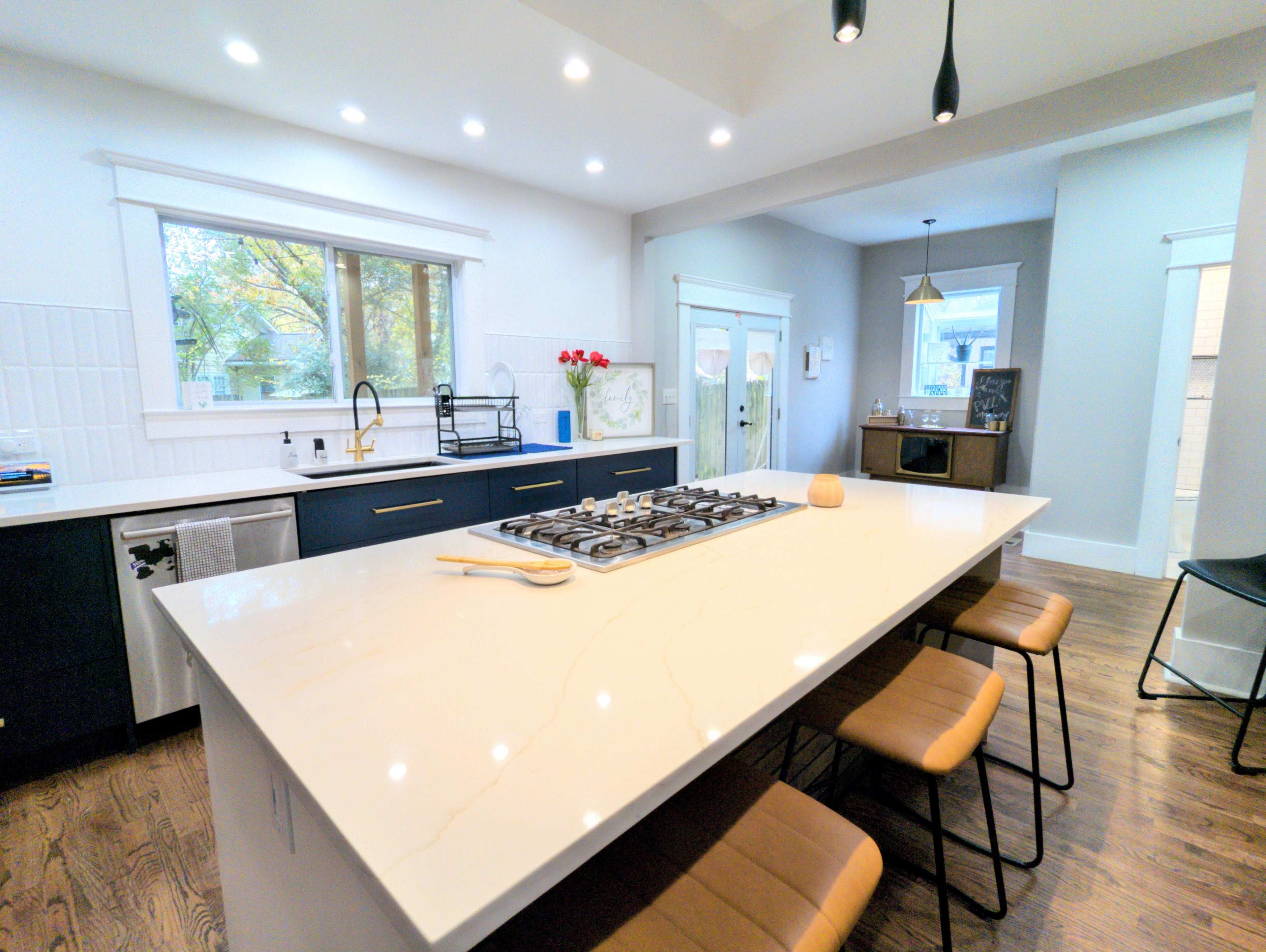Big Home with large kitchen and Yard Image in Westview, ATLANTA, GA