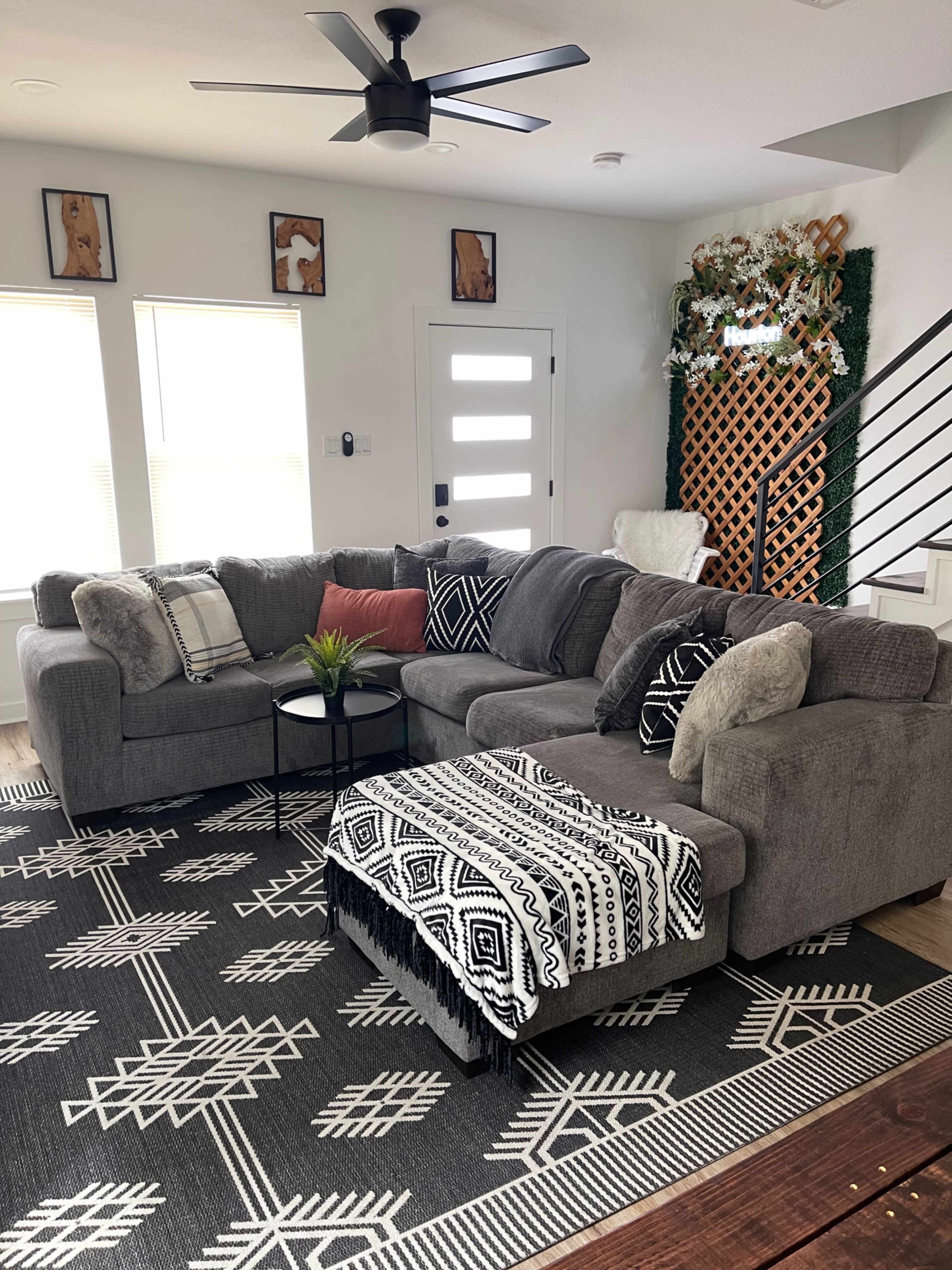 Cozy Rustic Townhouse Image in Northside, Houston, TX