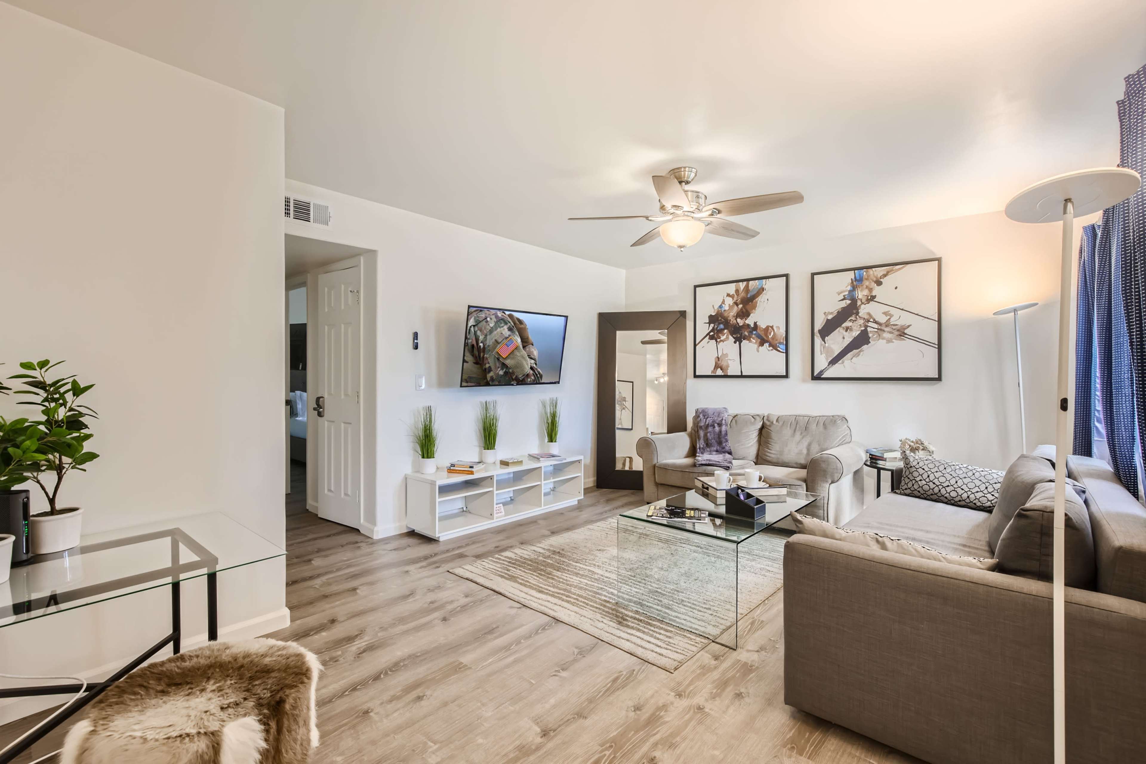 Oceanside 6BR with Backyard - 15 Min To Beach Image in North Valley, Oceanside, CA