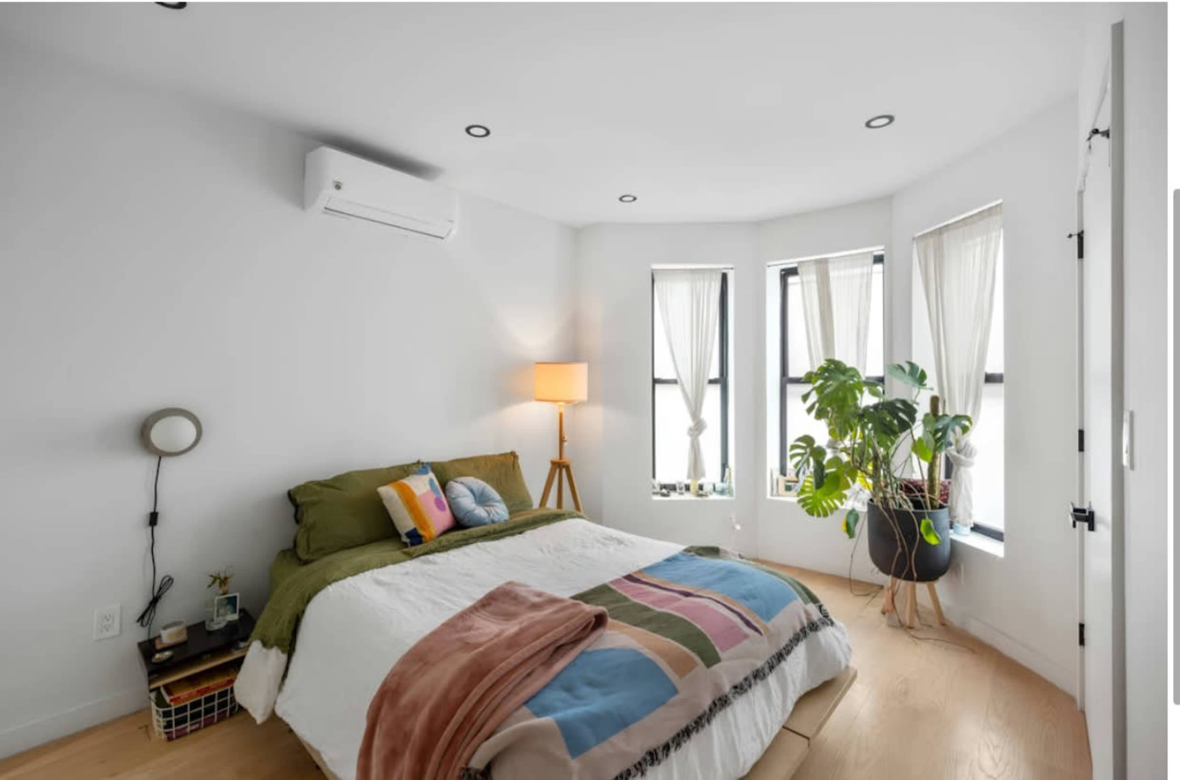 Cozy duplex apartment Image in Ocean Hill, brooklyn, NY