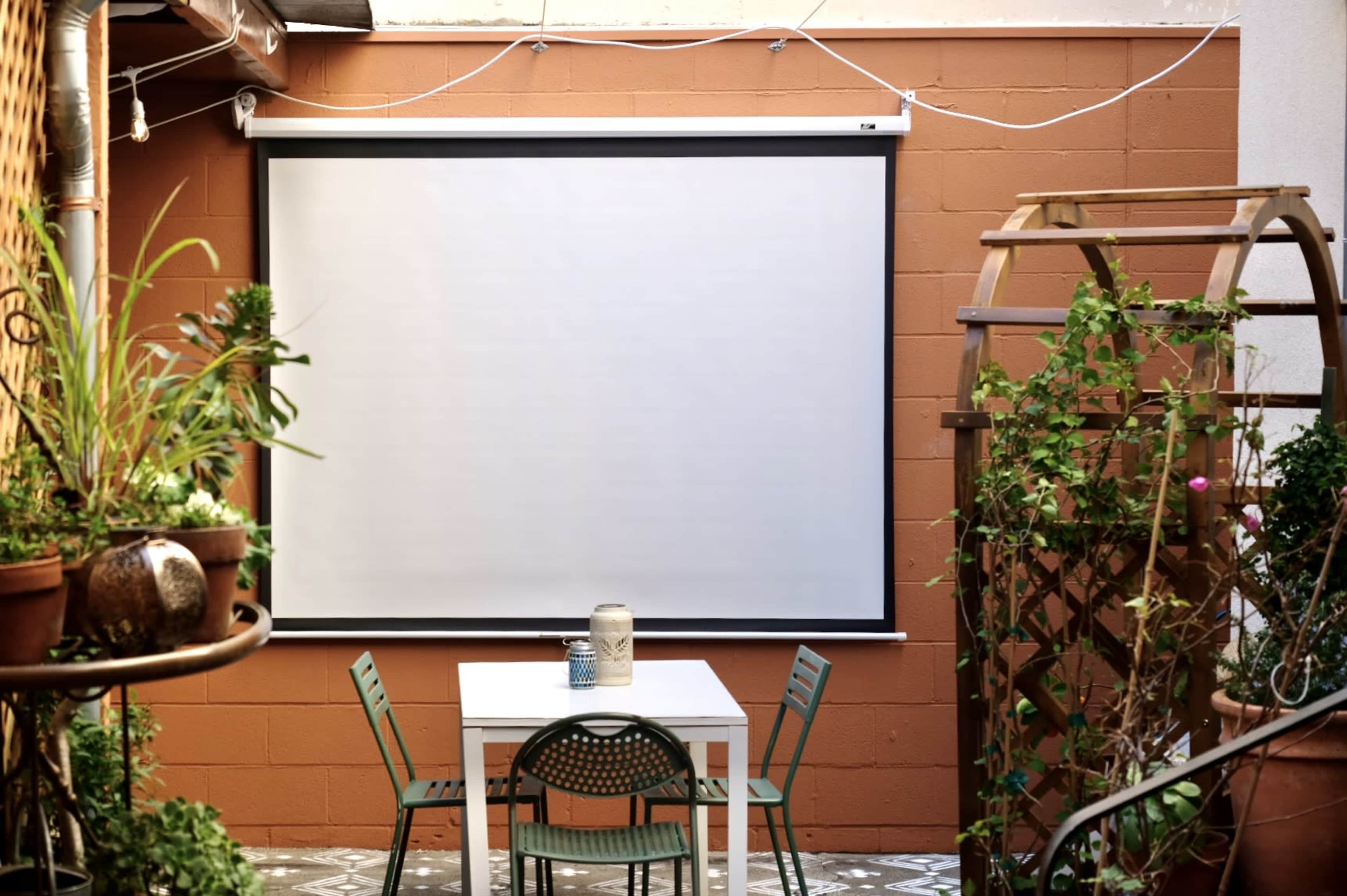 Mediterranean-style, private lounge, airy Image in San Rafael, San Rafael, CA