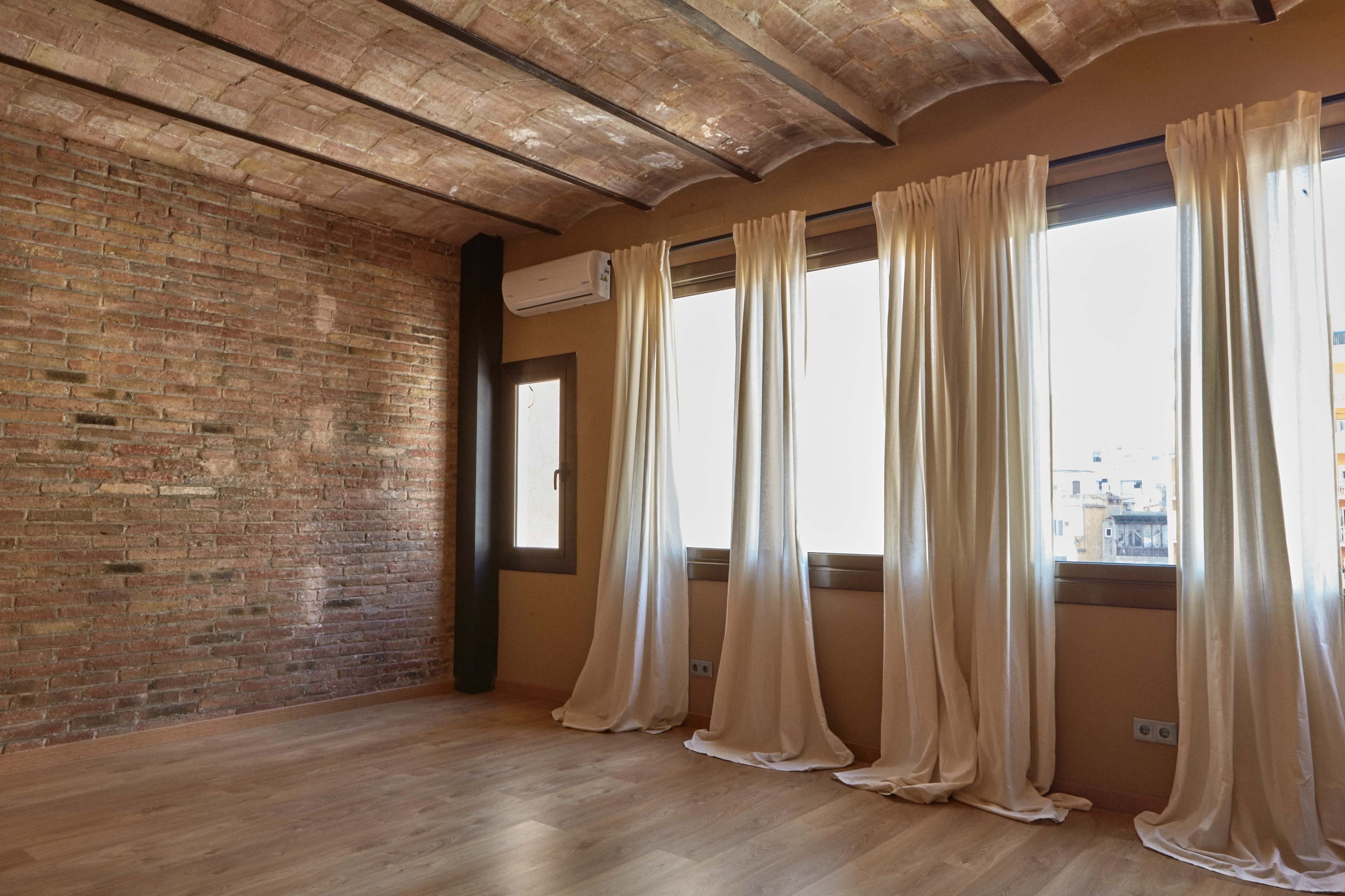 Precioso espacio en Enric Granados, el centro de Barcelona Image in L'Antiga Esquerra de l'Eixample, Barcelona, B