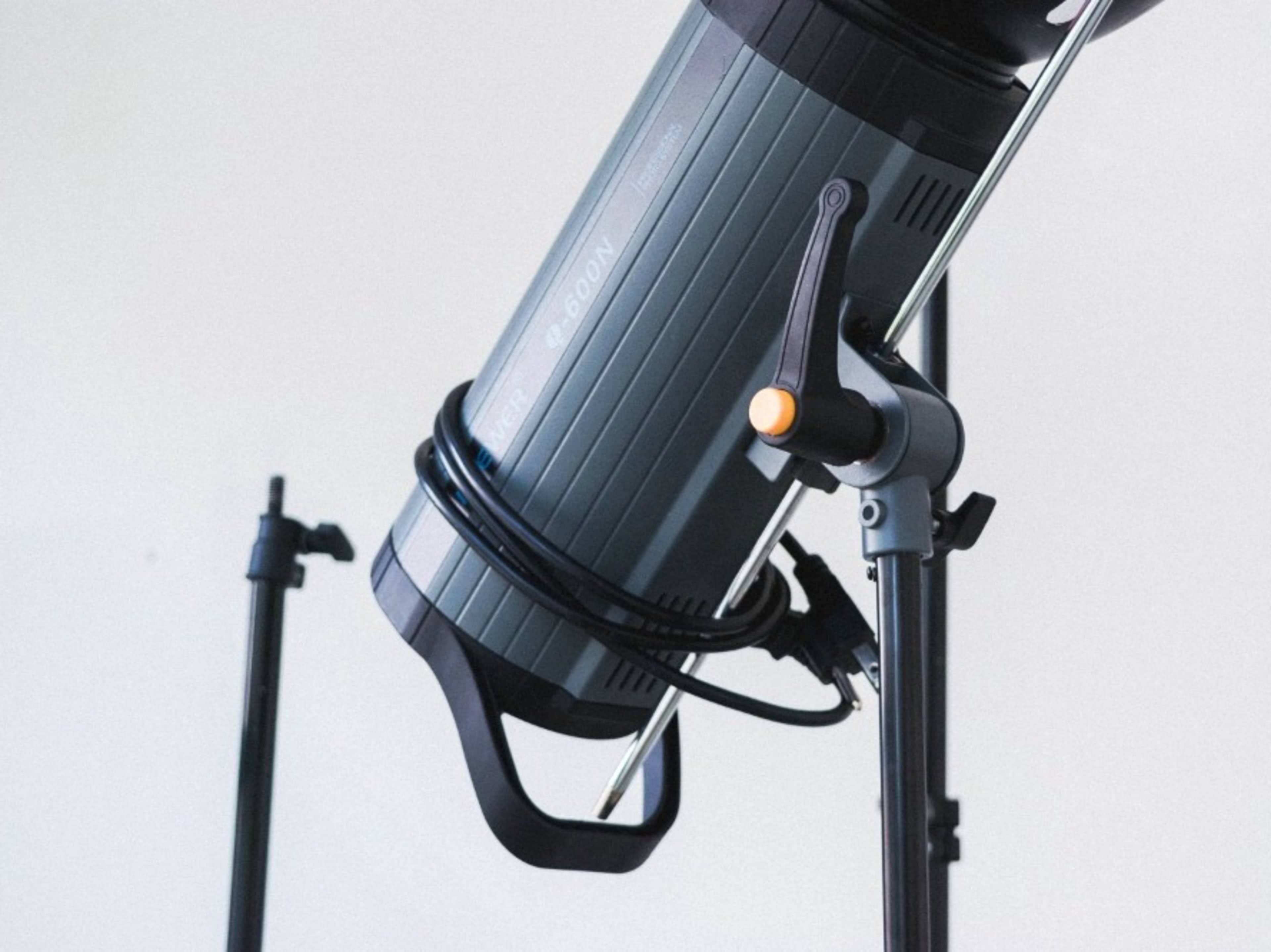 Light + Modifier Kit