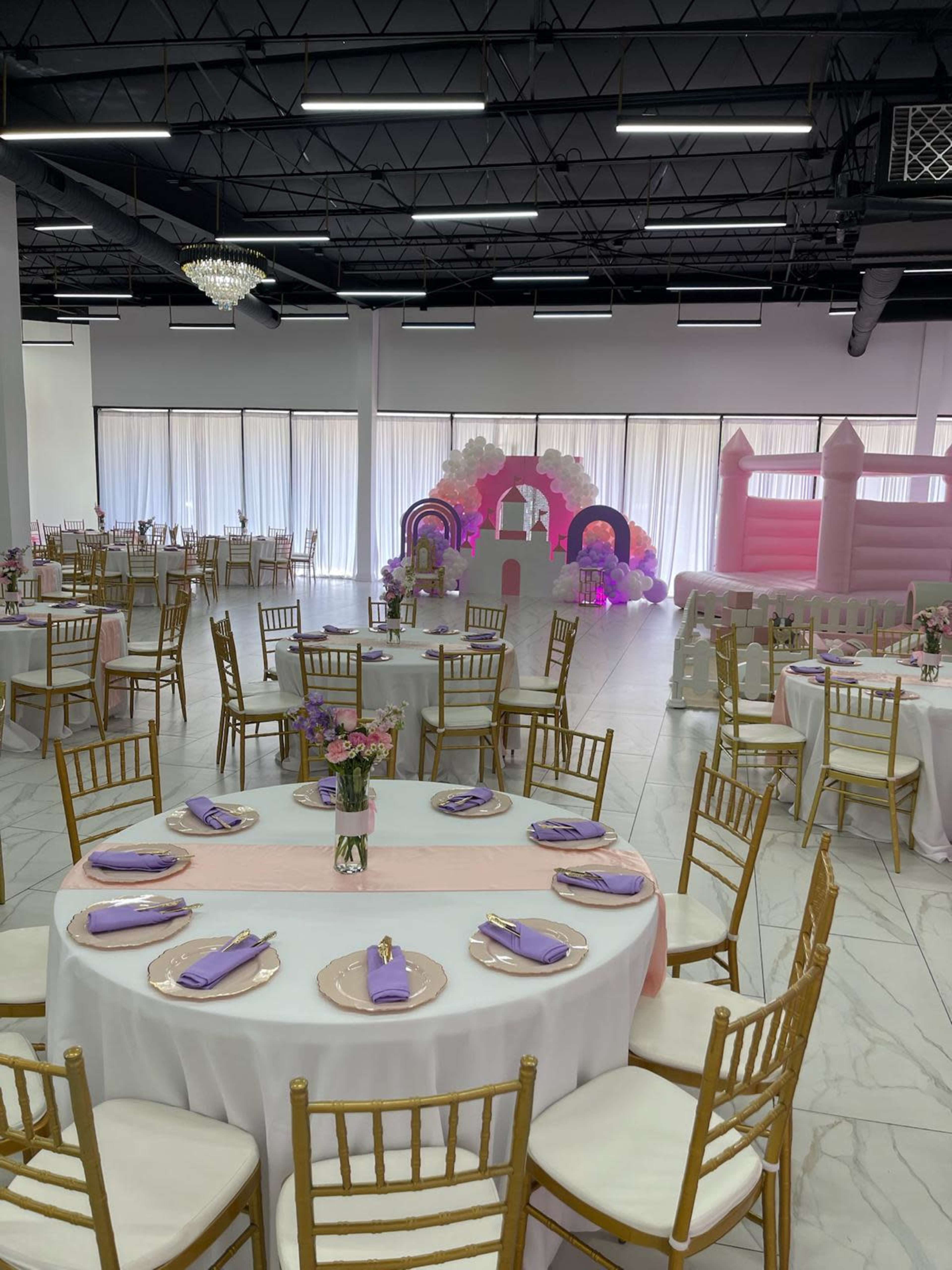 Memorial Area, Blank Space Venue Image in Eldridge / West Oaks, Houston, TX