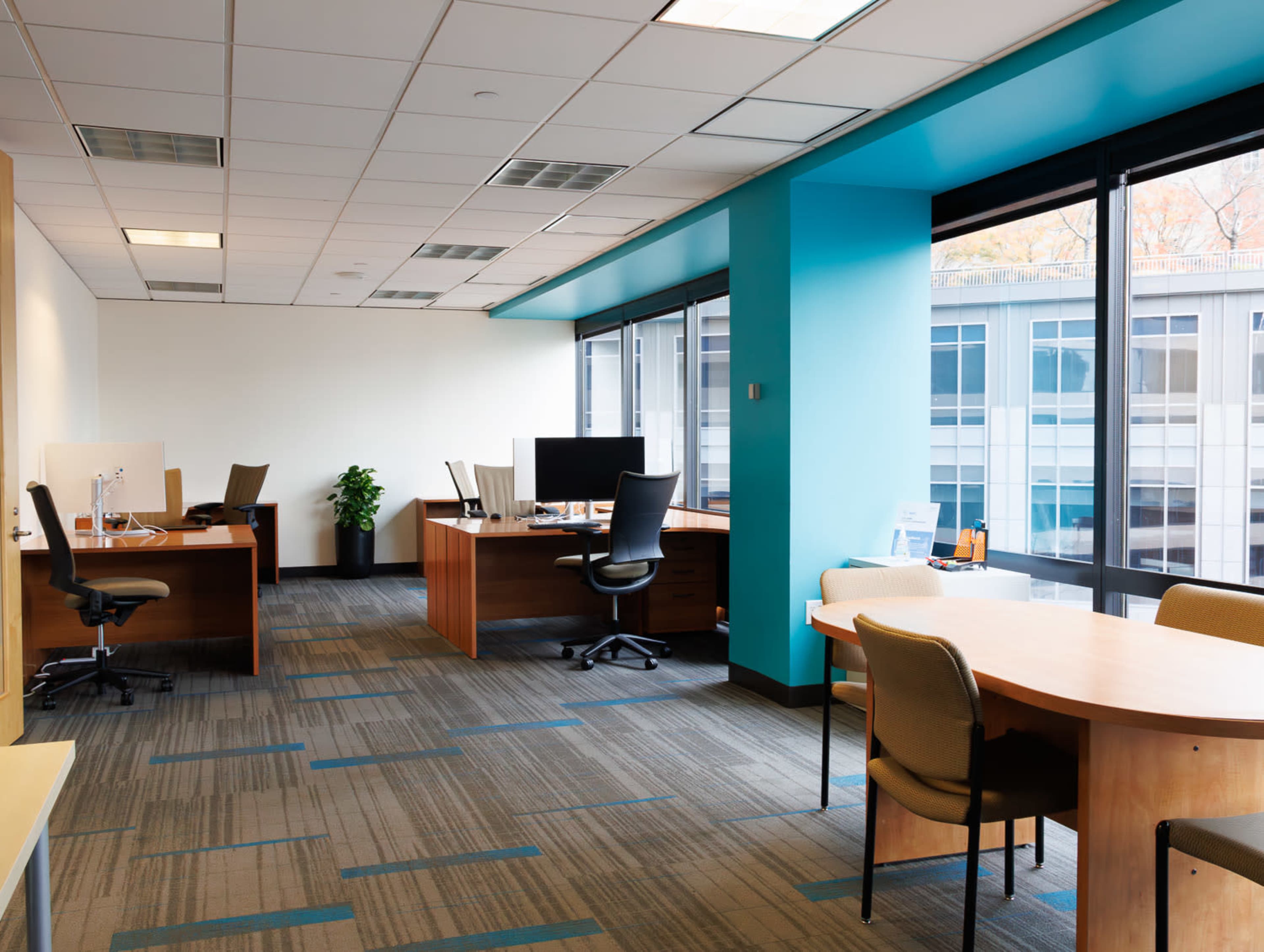 Hawaii: Tech Team Suite with 7 4K Monitors & Floor-to-Ceiling City Views Image in Central Business District, Seattle, WA
