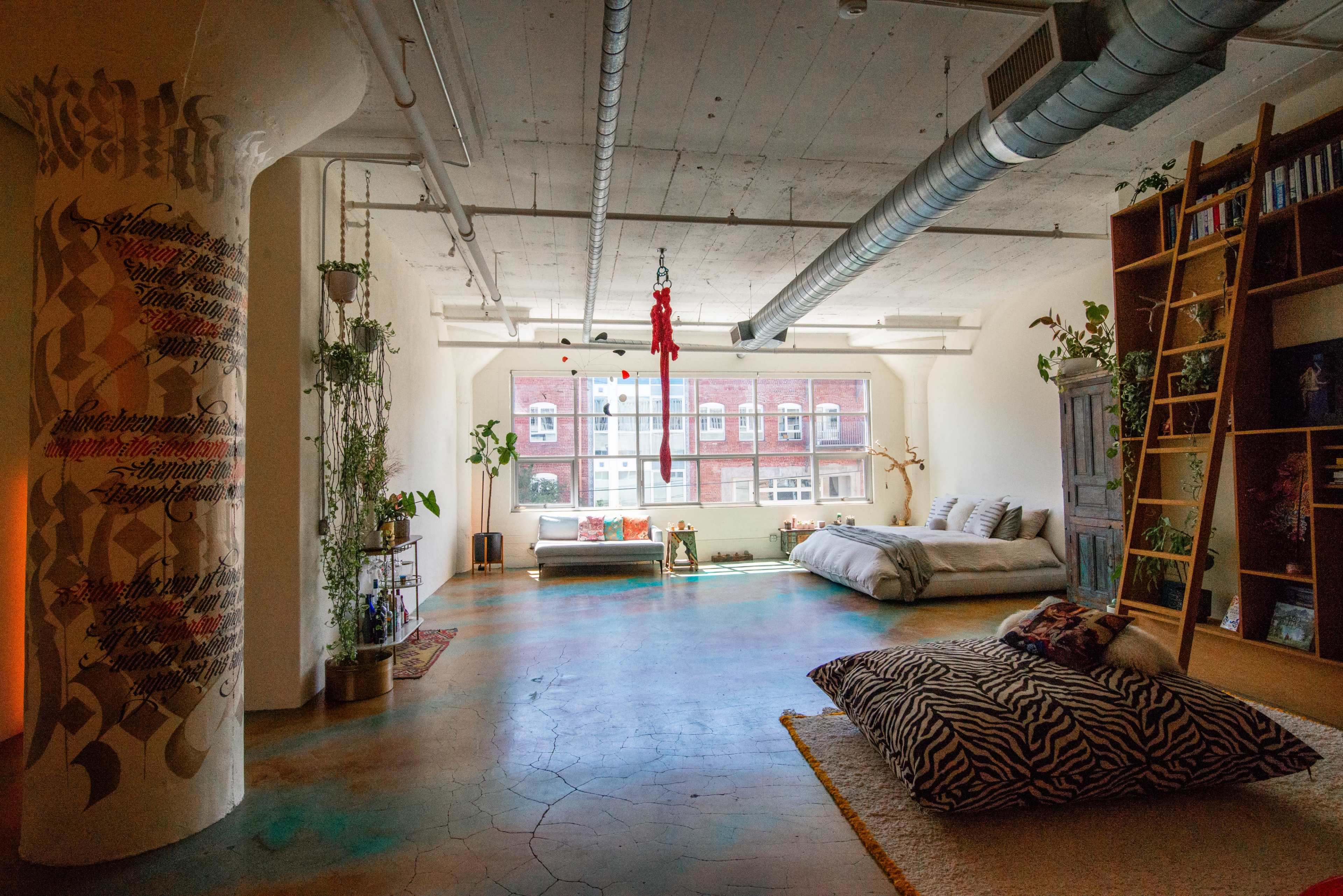 Designer Arts District Loft – Natural Light & Versatile Backdrops for Photoshoots and Film Image in Central LA, Los Angeles, CA