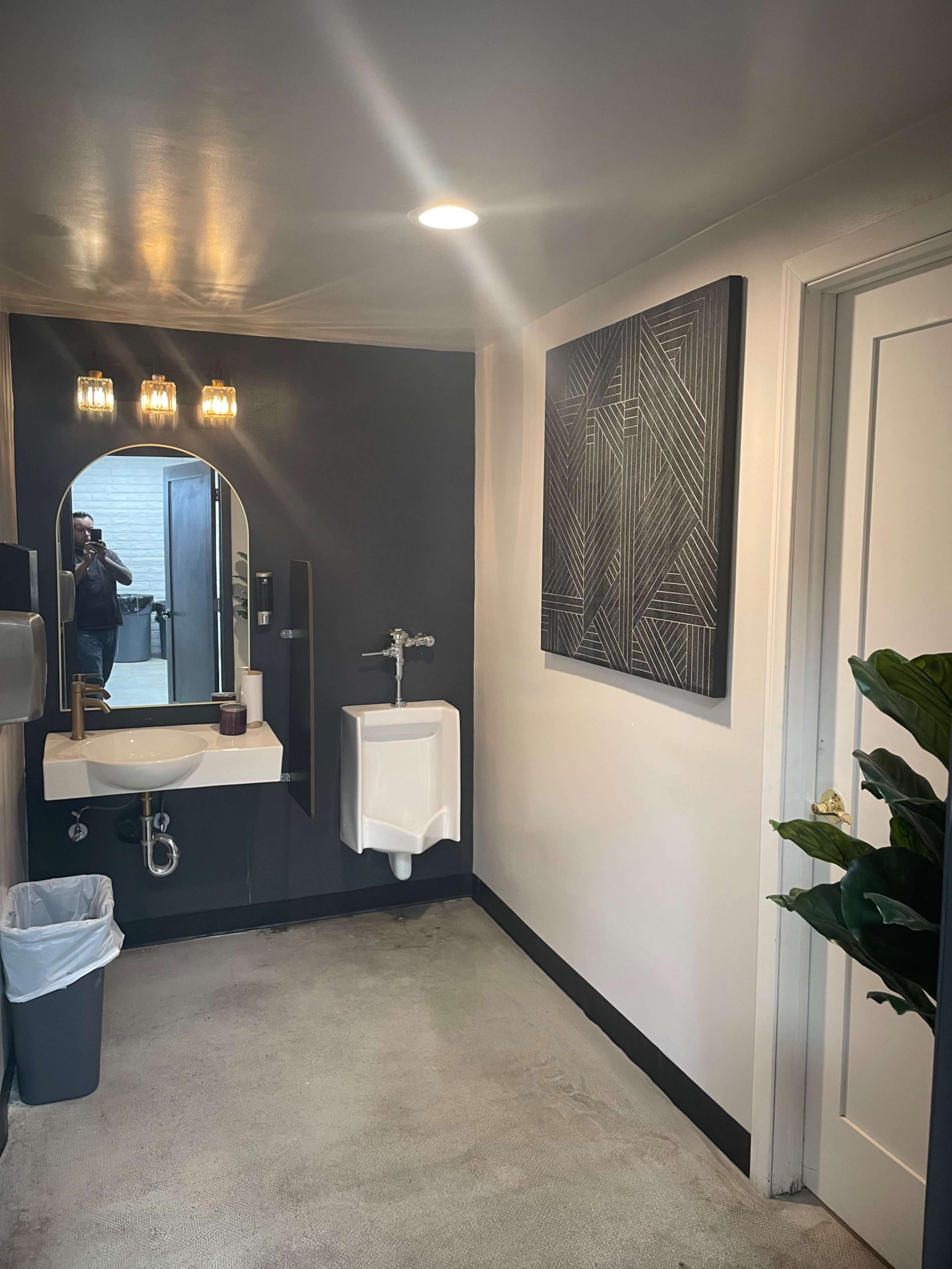 Stylish, Affordable, and Perfect for Any Event Image in Barton, San Bernardino, CA