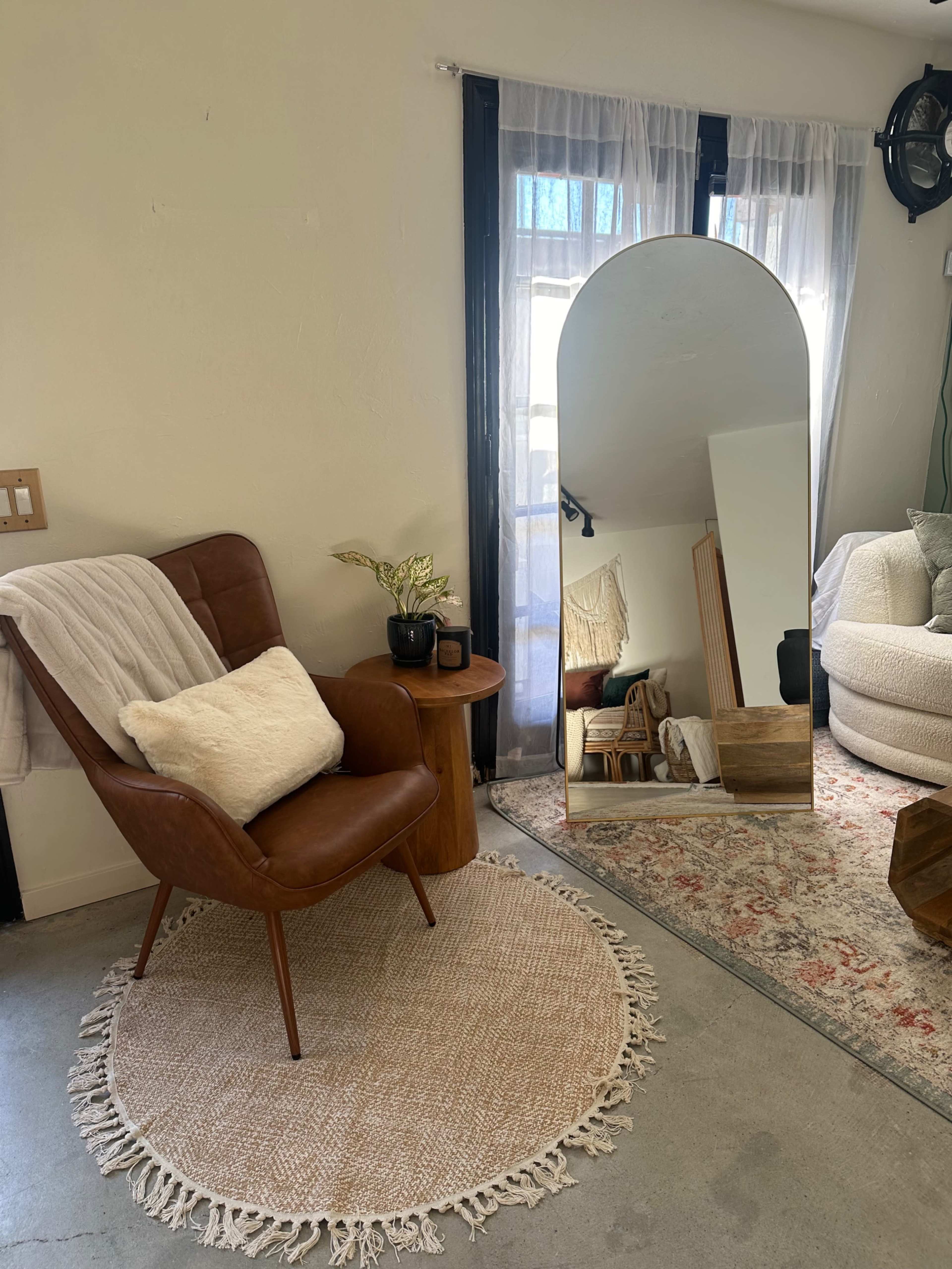 Intimate flex space/ studio 3 minutes from the beach. Very peaceful and private space for all your needs. Image in San Clemente, San Clemente, CA