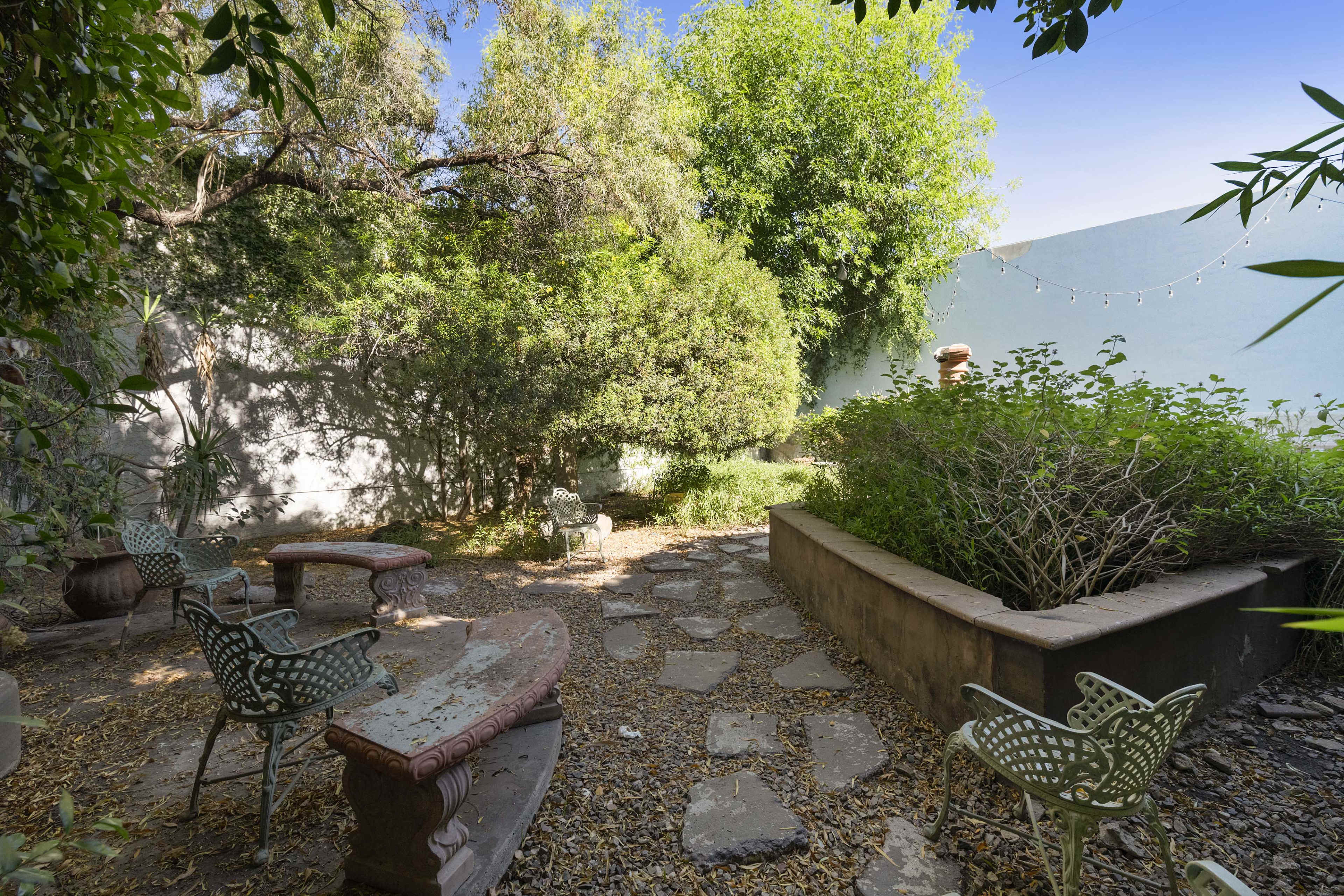 Charming Outdoor Garden for Photo and Video Productions Image in Encanto Village, Phoenix, AZ