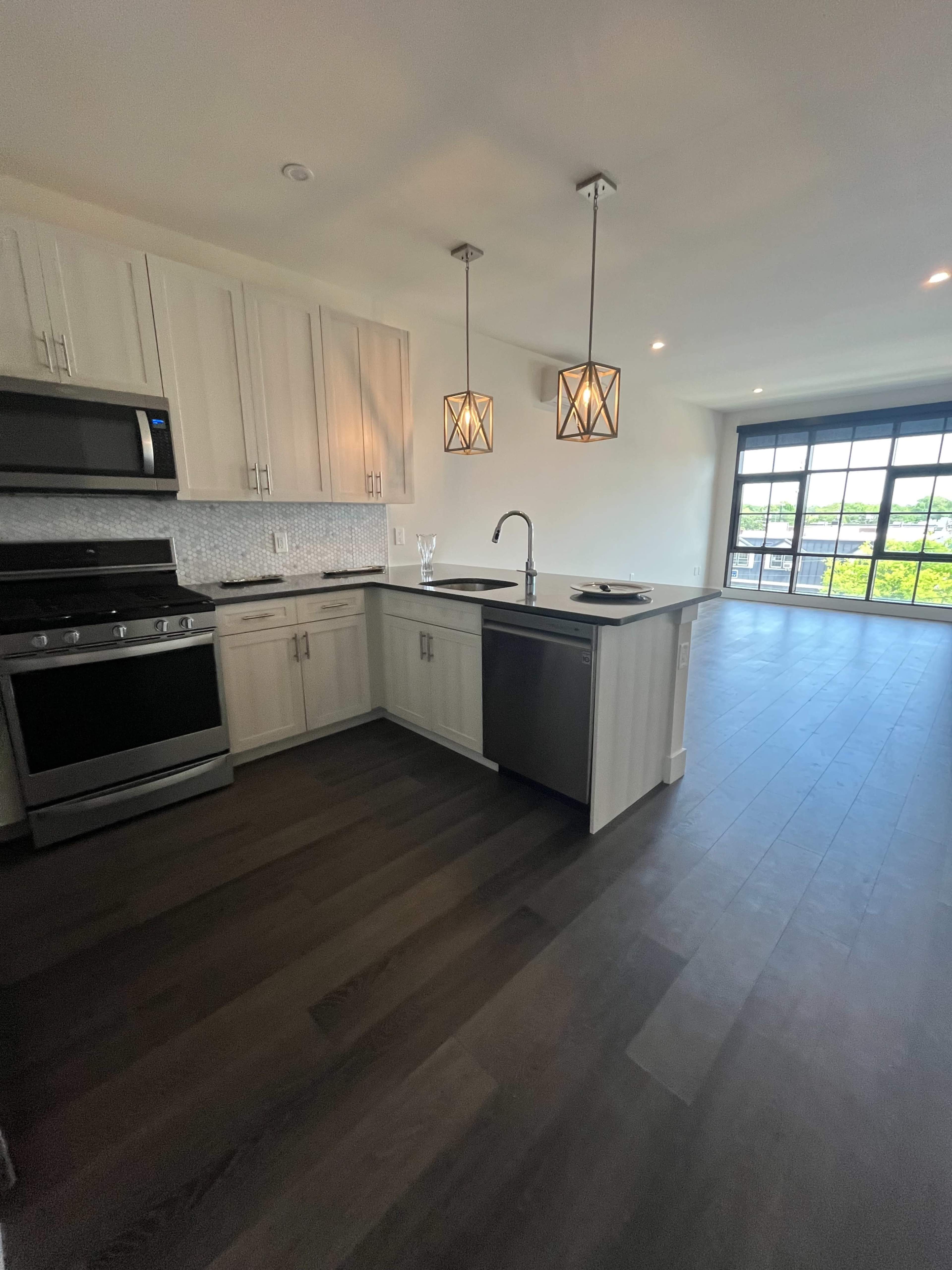 Bright, Modern Studio for Yoga, Bodywork, Sound Healing & Kitchen Rentals in Garwood Image in Garwood, Garwood, NJ