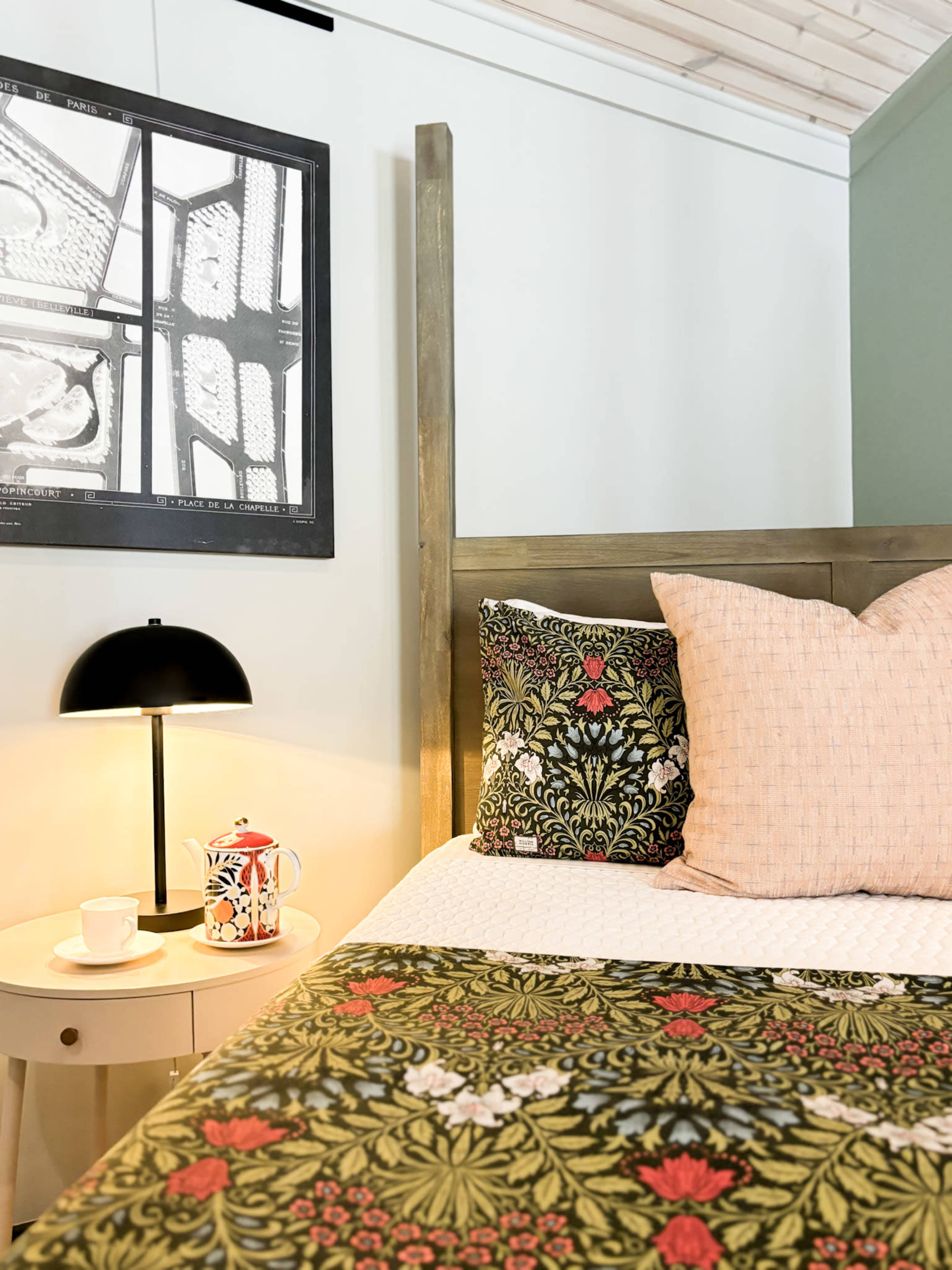 Spacious Clubhouse Suite Image in Bellville, Bellville, TX