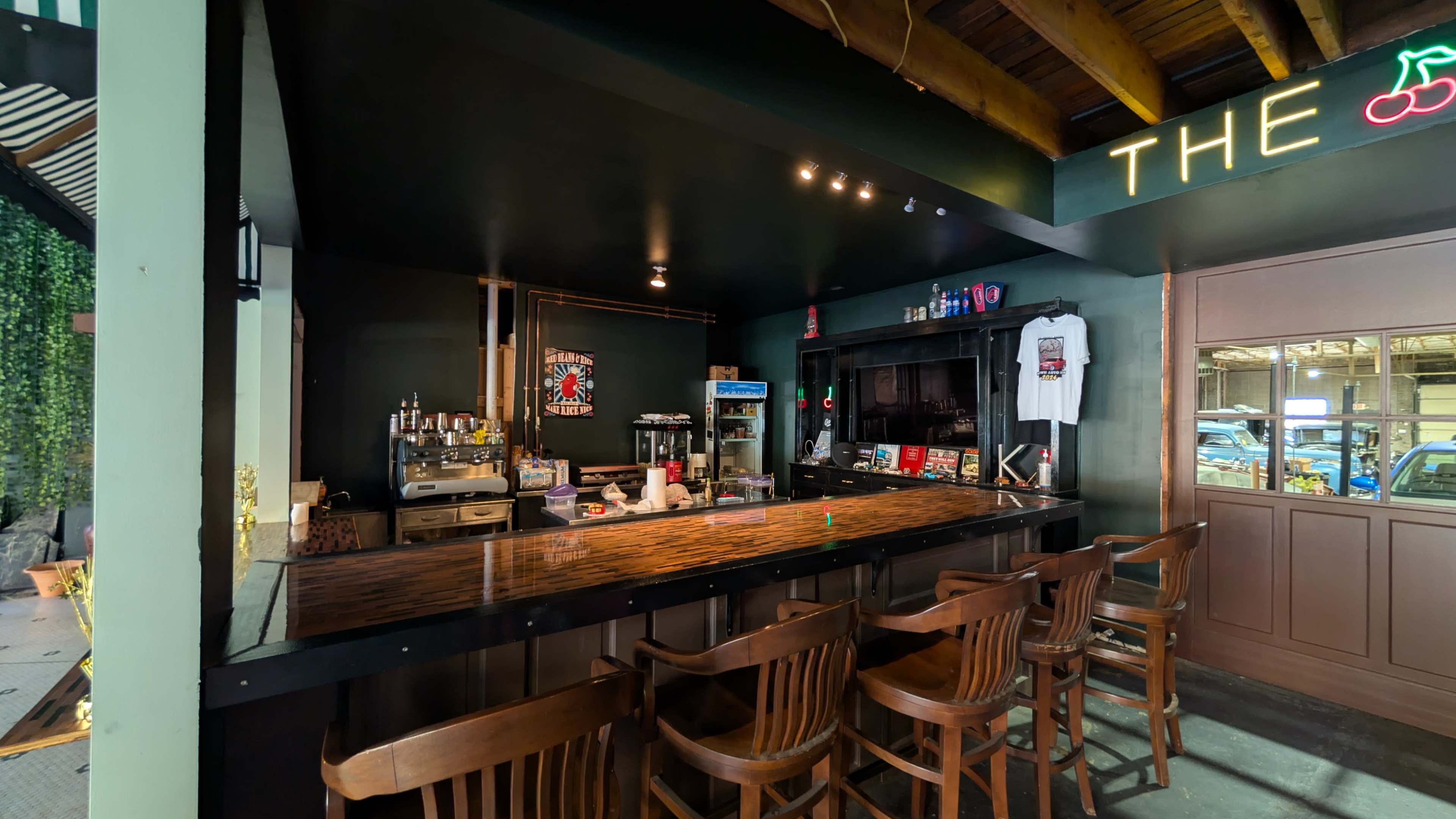 Midtown Cafe & Automotive Gallery Image in Midtown, St. Louis, MO