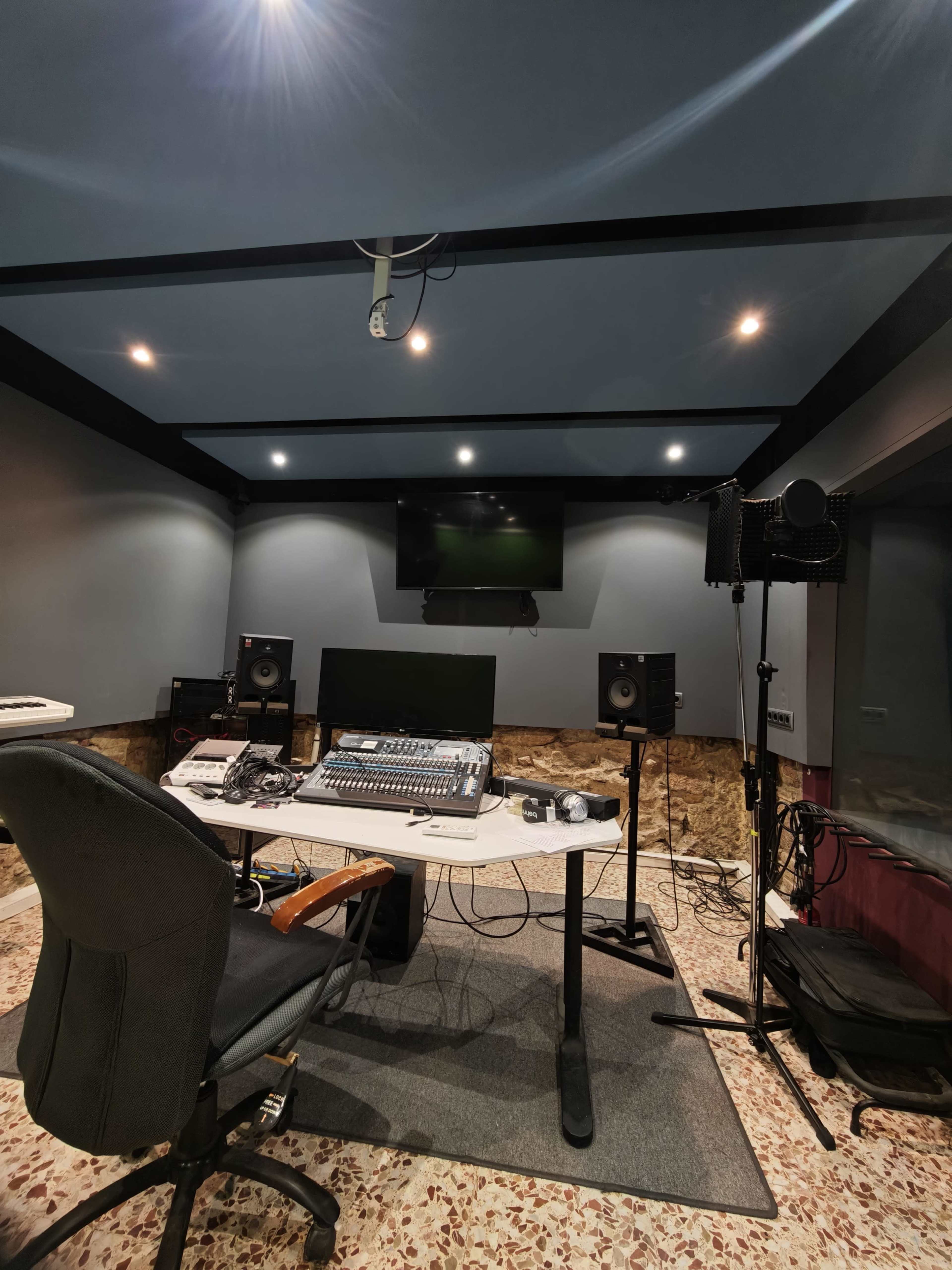 Production music recording Studio Image in Gothic Quarter, Barcelona, B