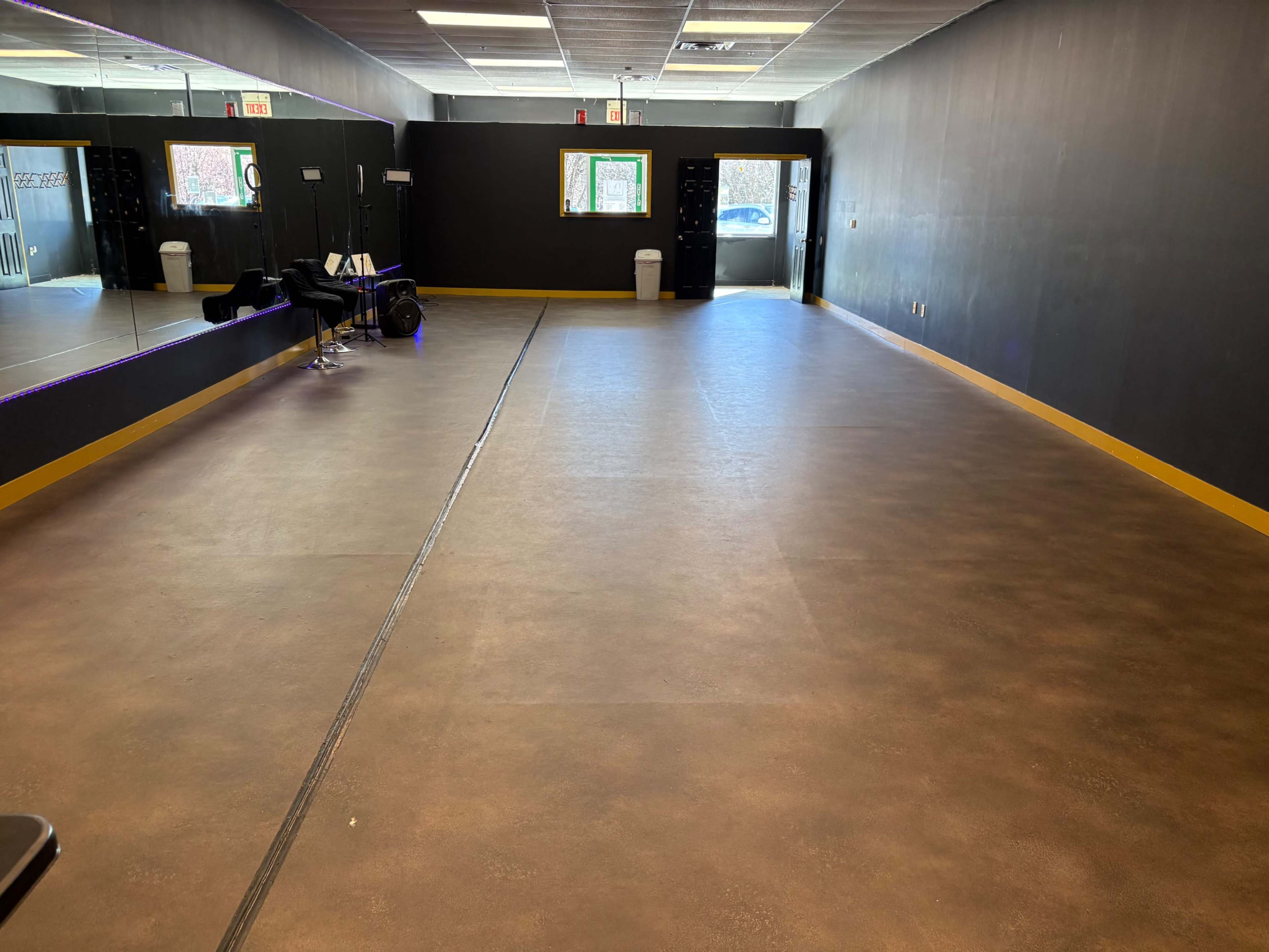 Spacious Dance Studio in Vibrant Shopping Plaza Image in , Jonesboro, GA