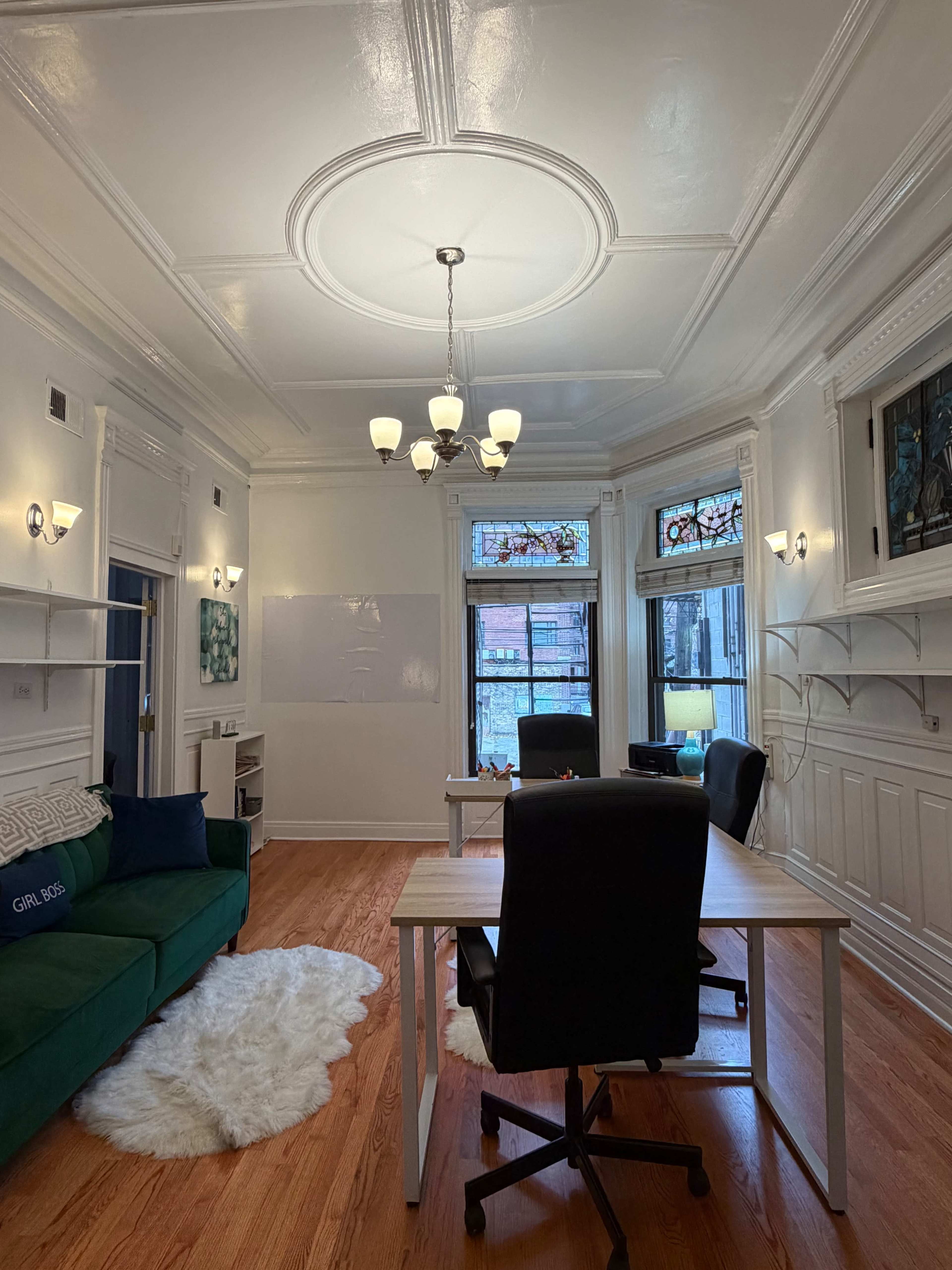 Charming Space in Lincoln Park With Lots of Sunlight and Great Empty Space! Image in Lincoln Park, Chicago, IL