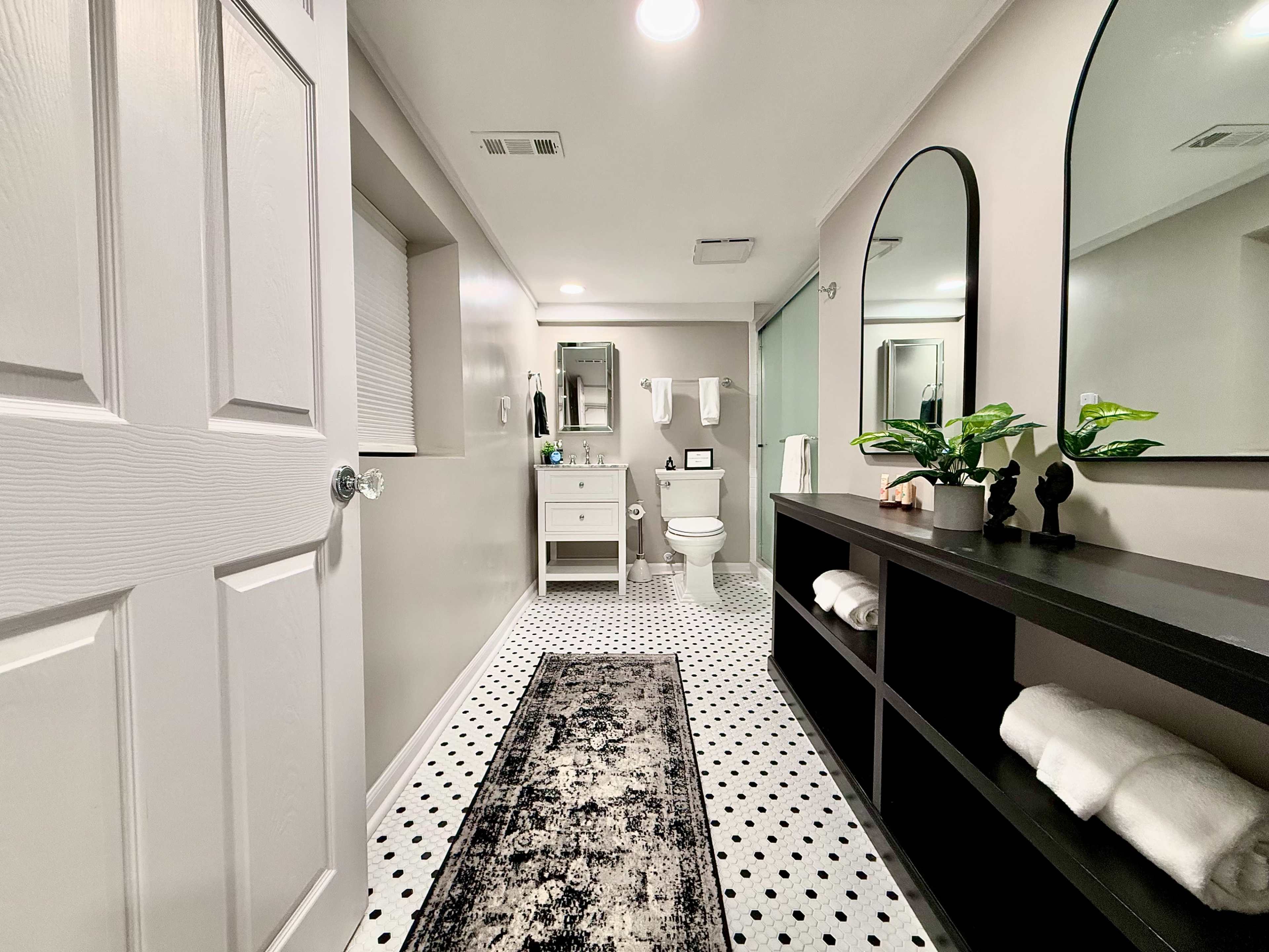 Private Mini-Golf Course + Luxury Guest Suite w/Lounge & Arcade Image in Smyrna, Smyrna, GA