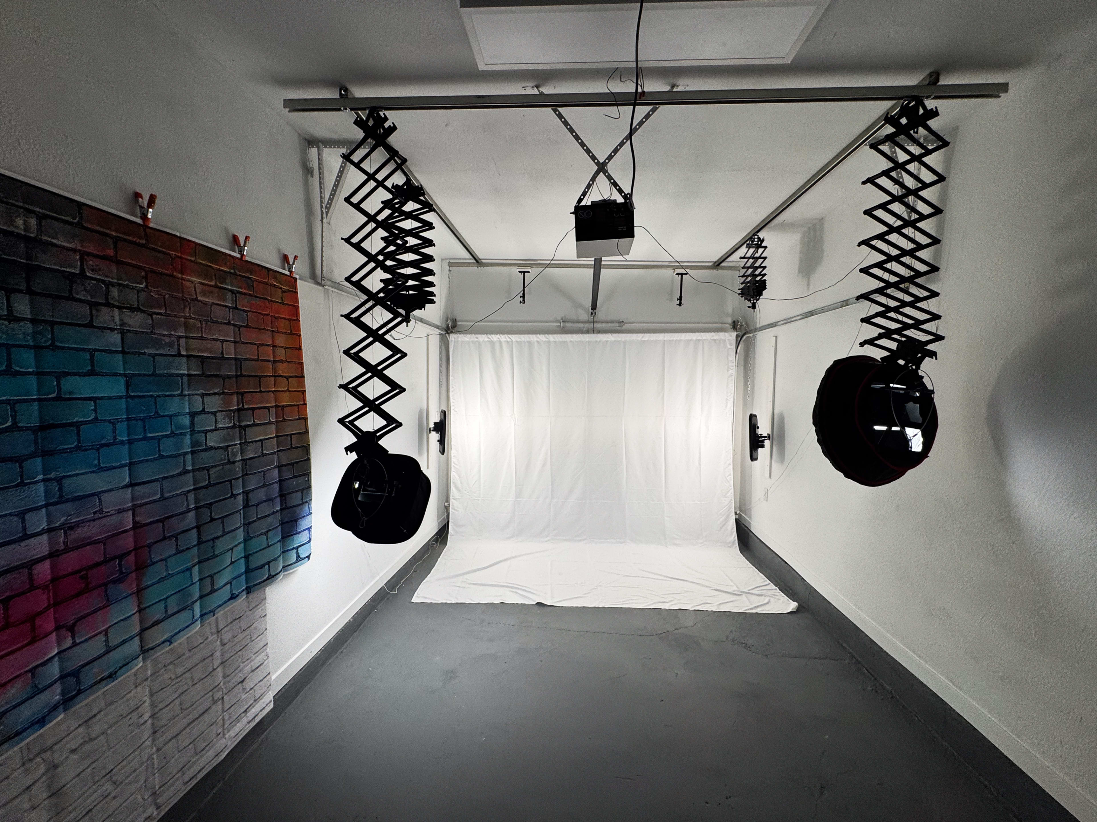 3 Story Modern Urban Condo With A 250+ Sq Foot Studio Space. Image in Ridgmar, Fort Worth, TX