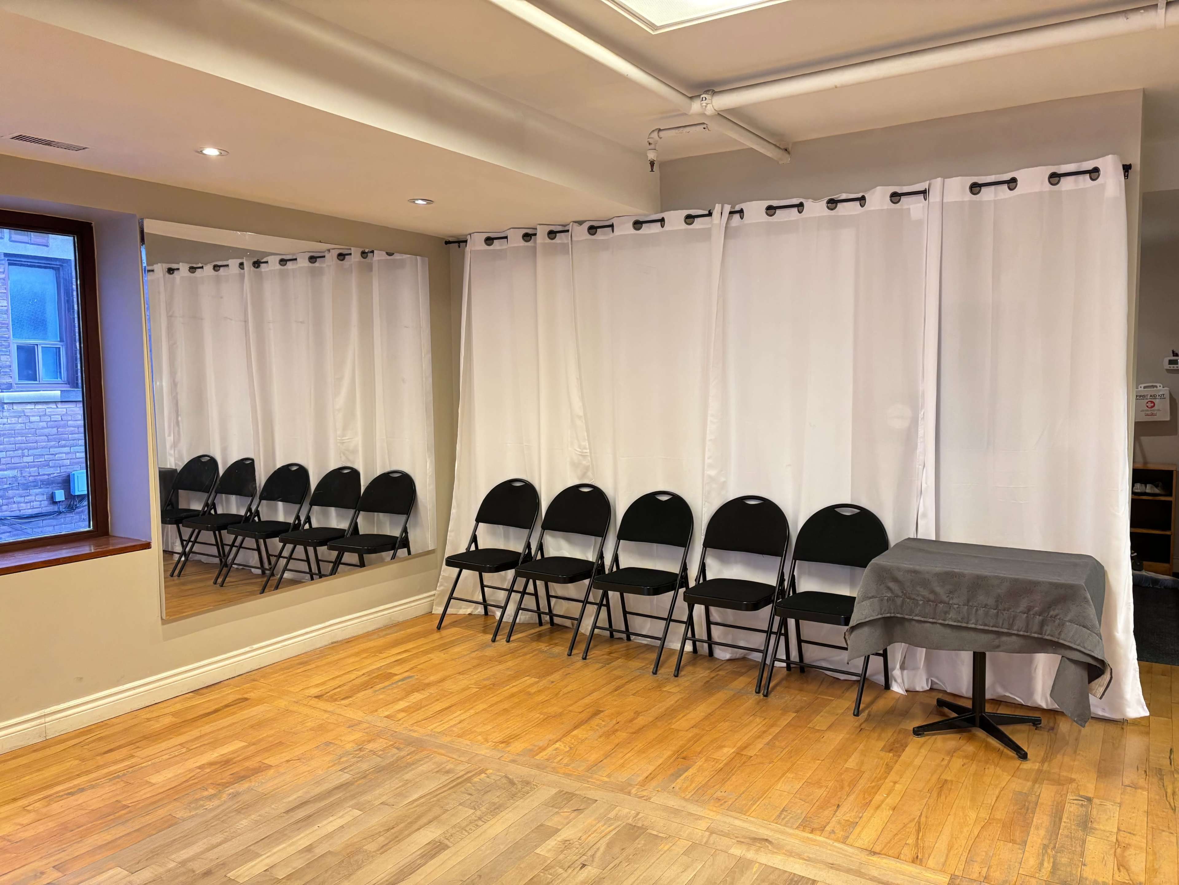 Versatile Multi-Use Studio Space on Bloor – Perfect for Events, Rehearsals, and More! Image in Harbord Village, Toronto, ON