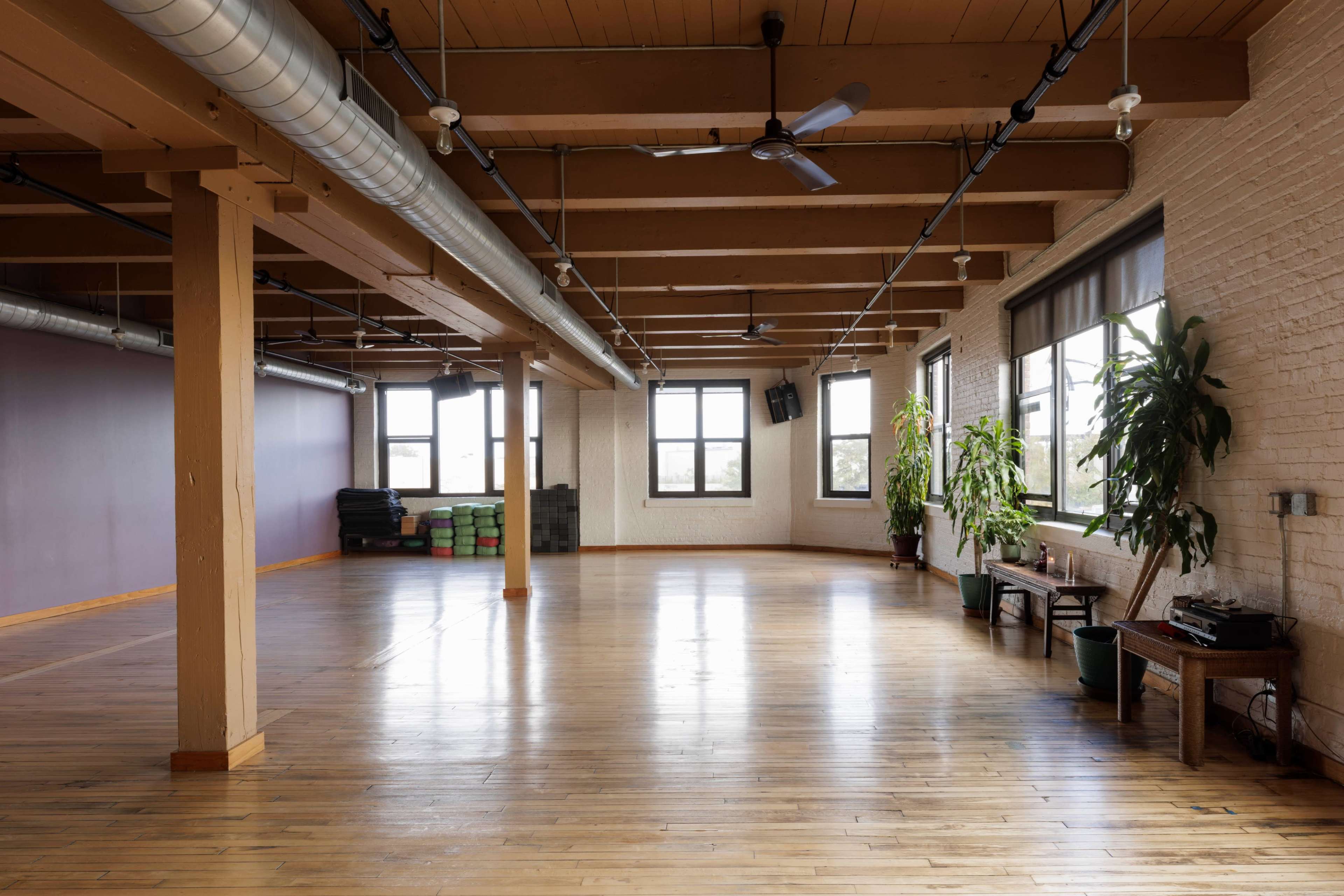 Lincoln Park Bucktown Loft Studios - Studio 3 Image in Bucktown, Chicago, IL