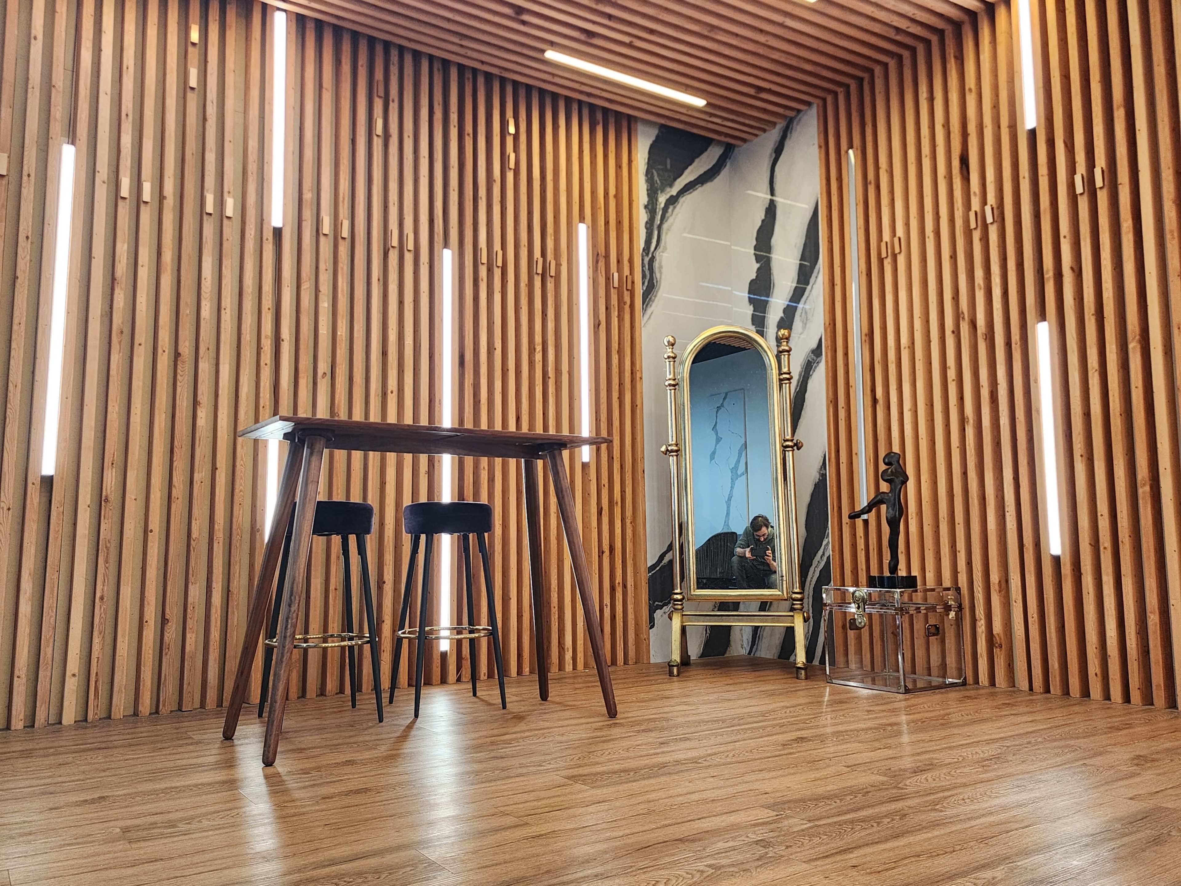 Photo, Video and Podcast Media Production Space Image in Dixie, Mississauga, ON