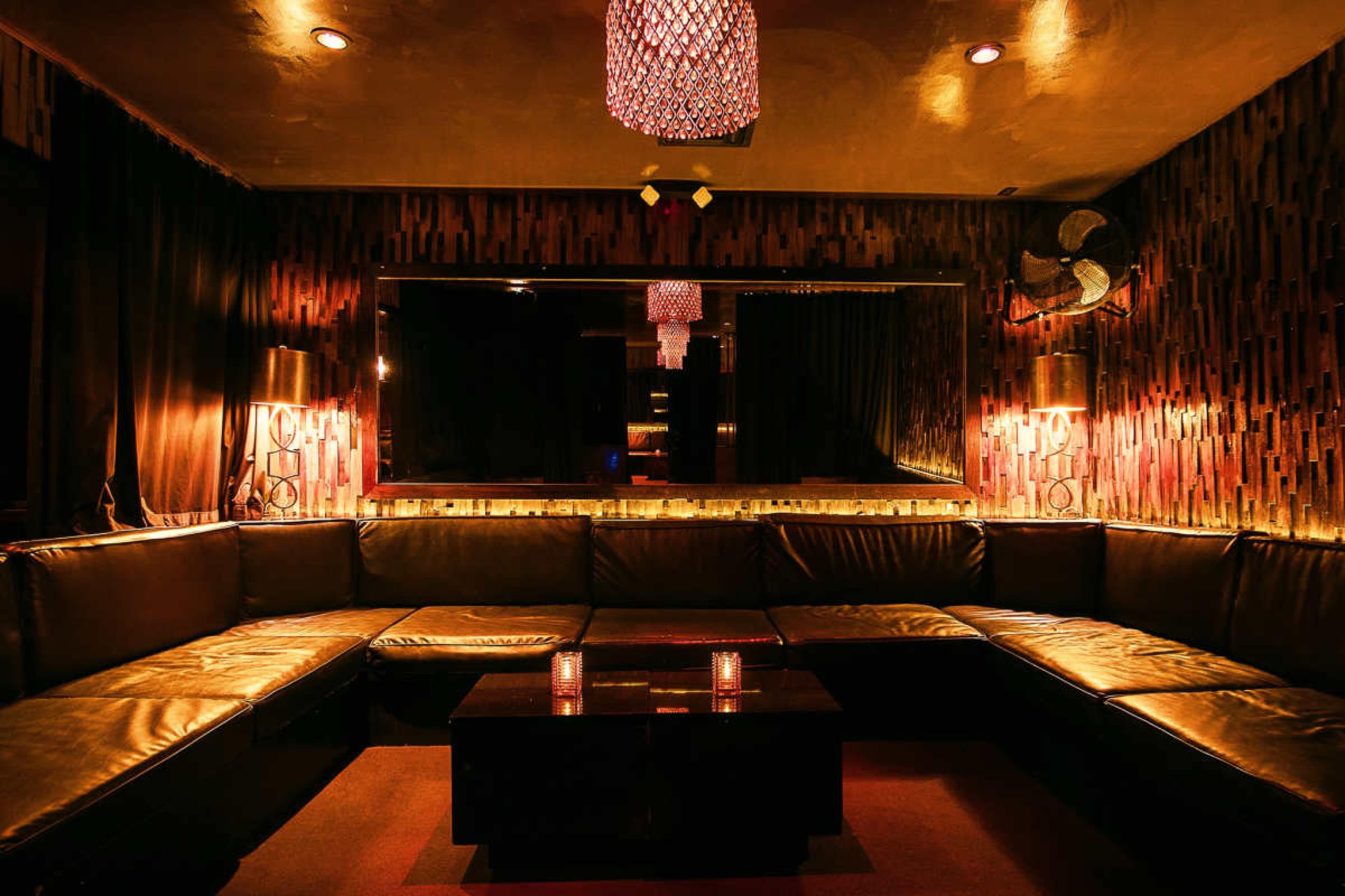 Bar and Lounge VIP Reservation (Not Private) Image in Hollywood, Los Angeles, CA