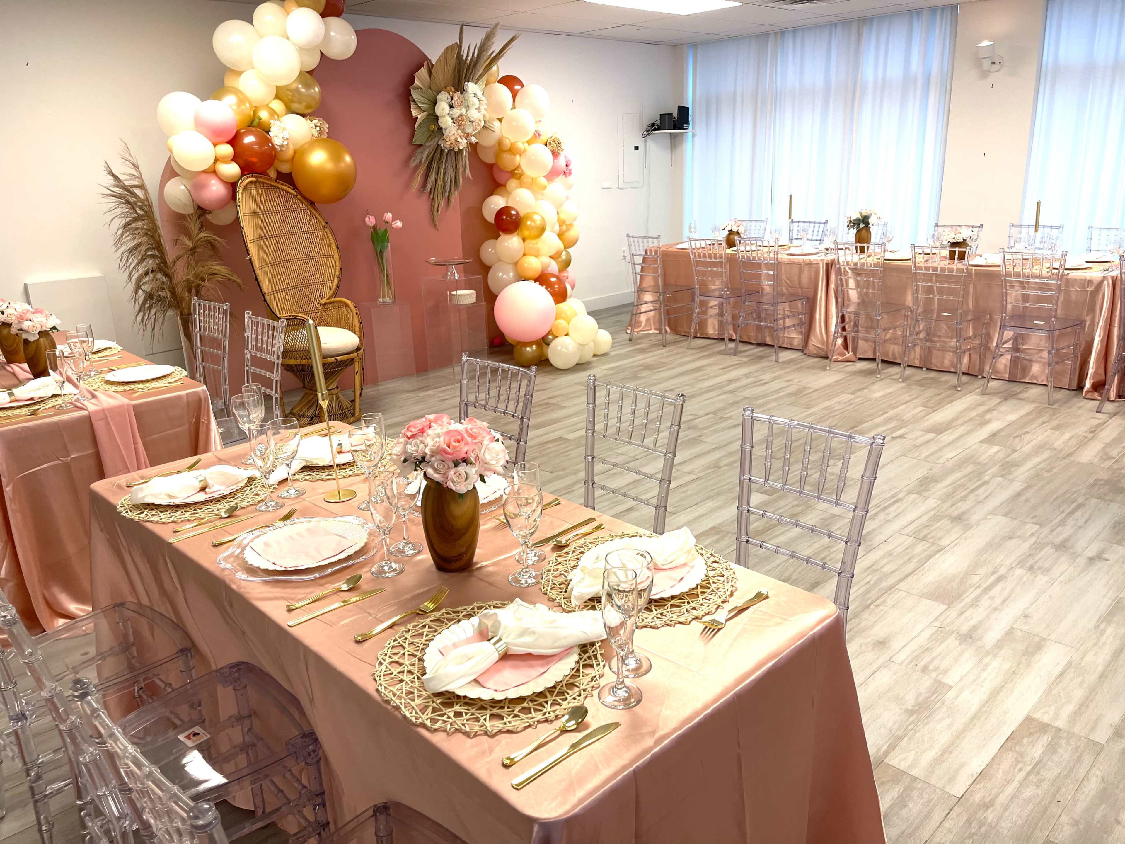 Modern and Sleek Art & Yoga Studio Image in Long Island City, Long Island City, NY