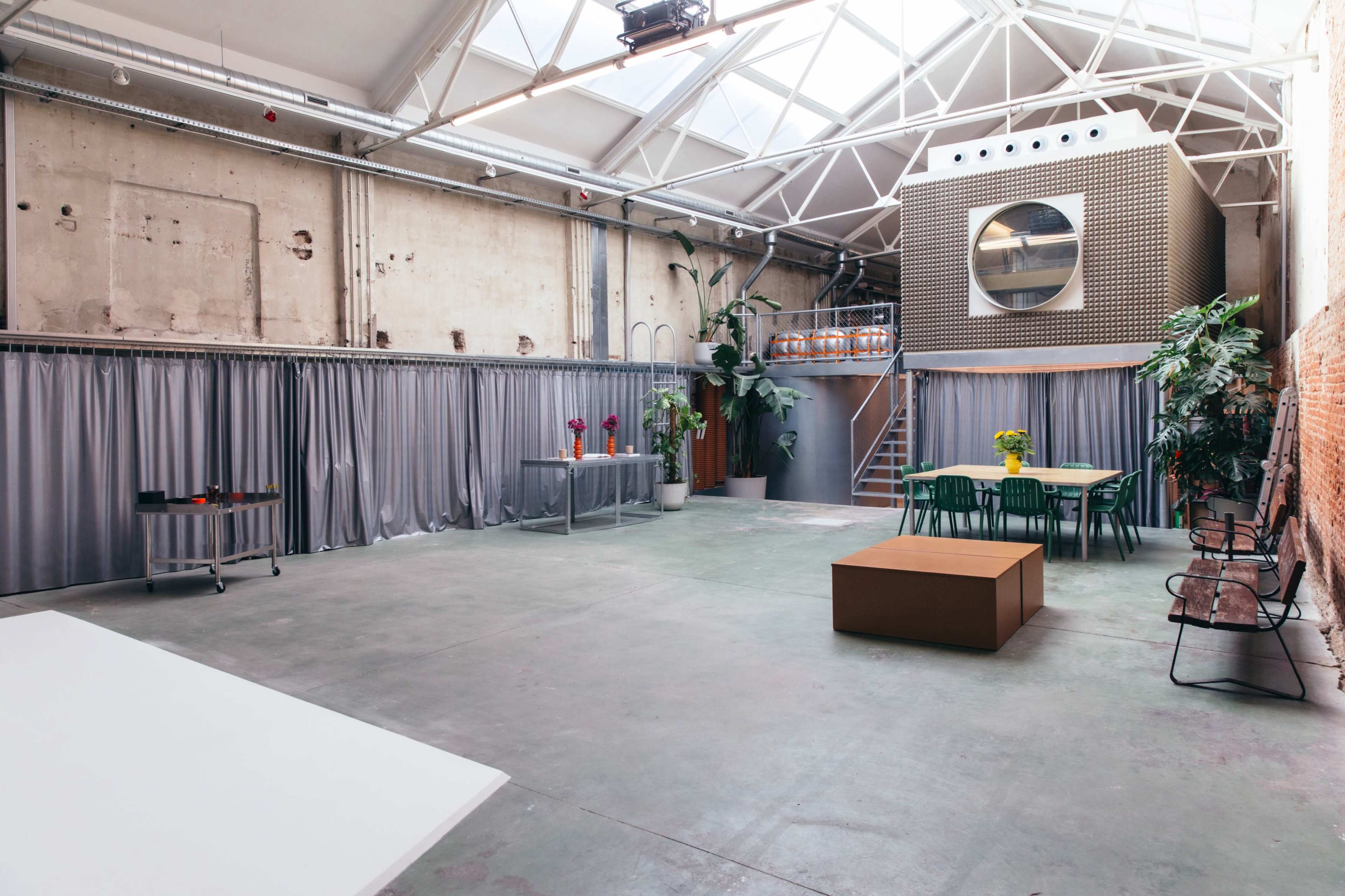 BRUTO — Espacio Creativo para Producciones y Eventos Image in Moscardó, Madrid, M