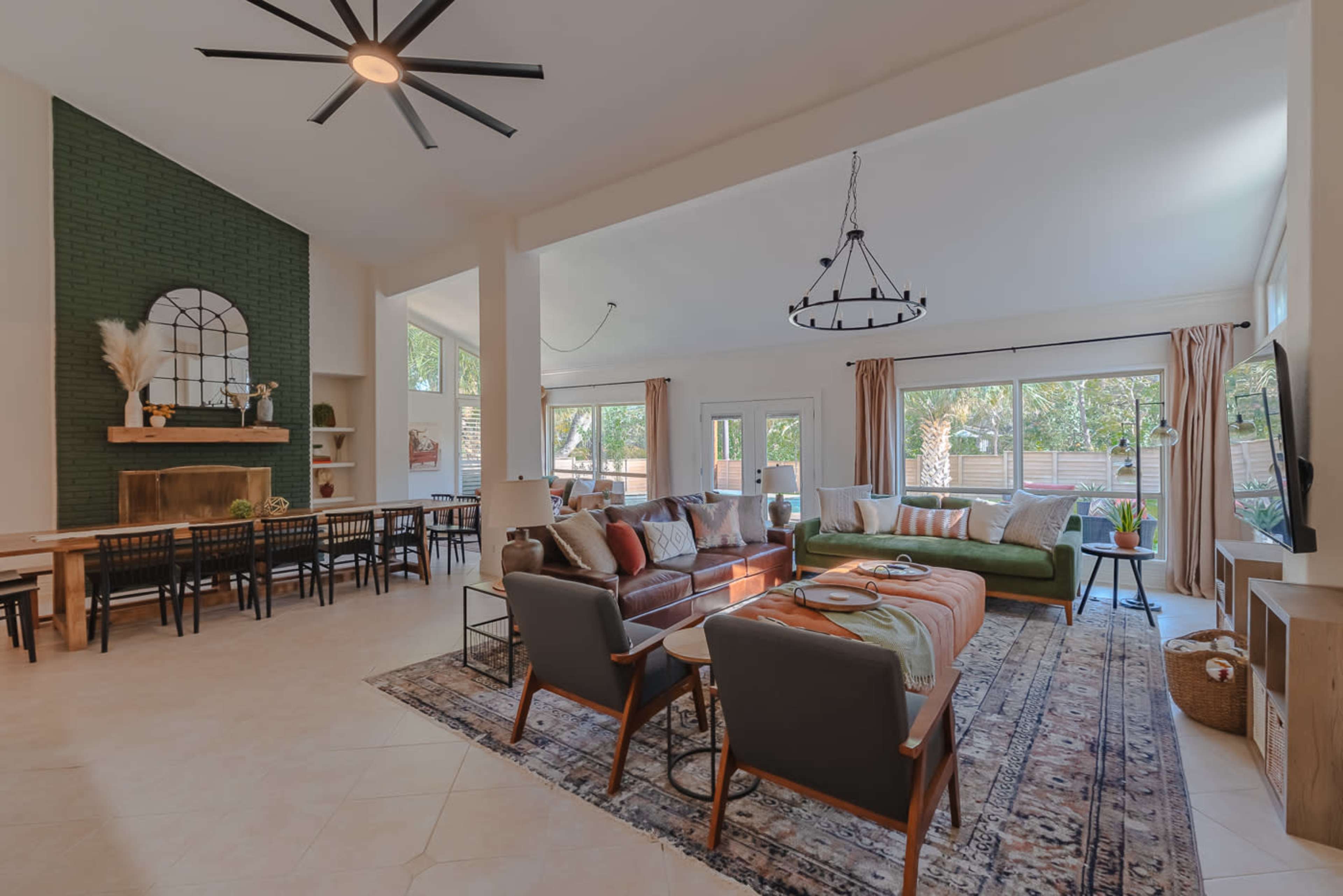 Southwest Suburban House with Pool, Table for 18 people, and Gameroom Image in Vance Jackson, San Antonio, TX