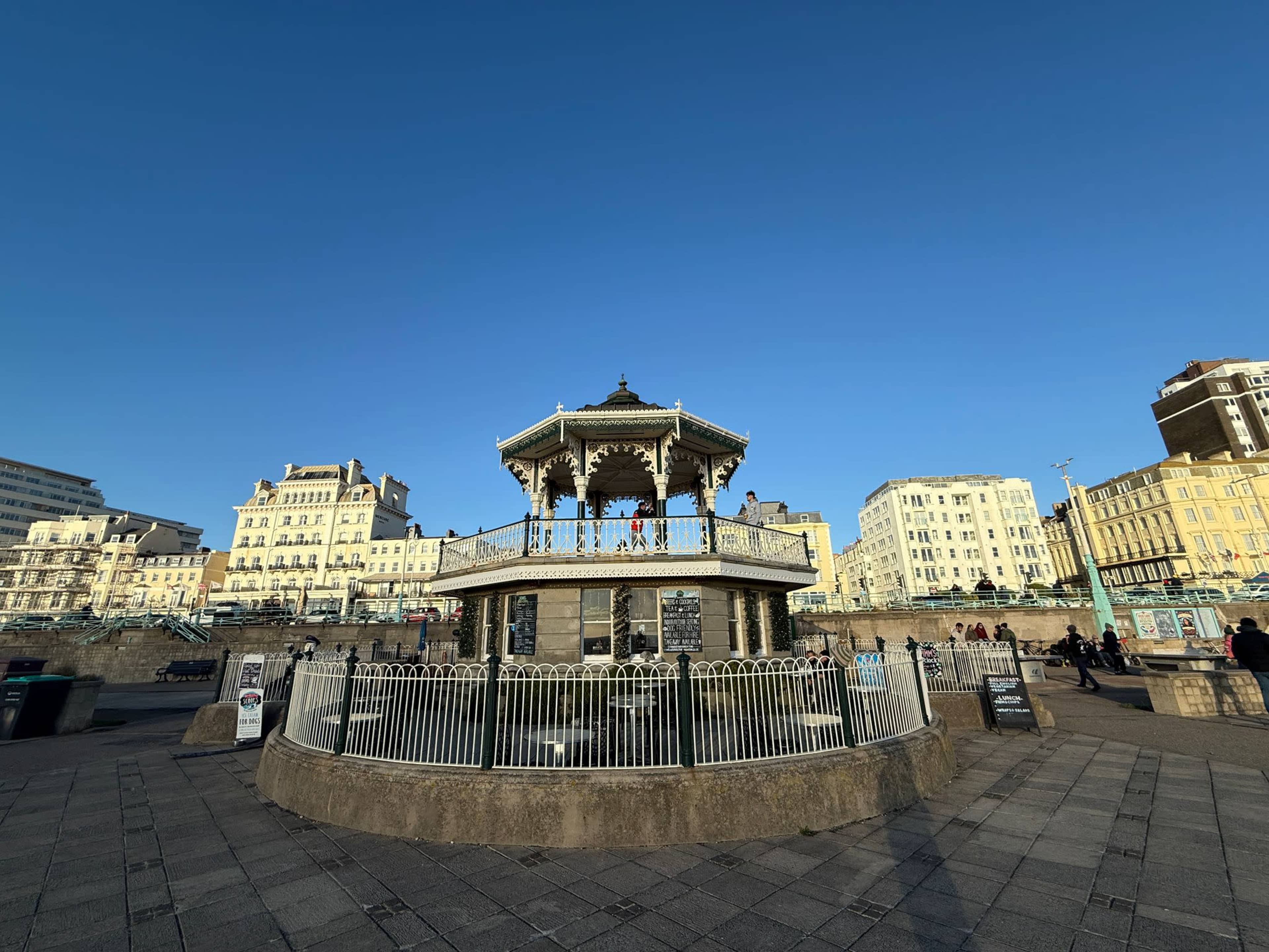 Seafront, Bistro, Family-Friendly Image in Brighton Beach, brighton, ENG