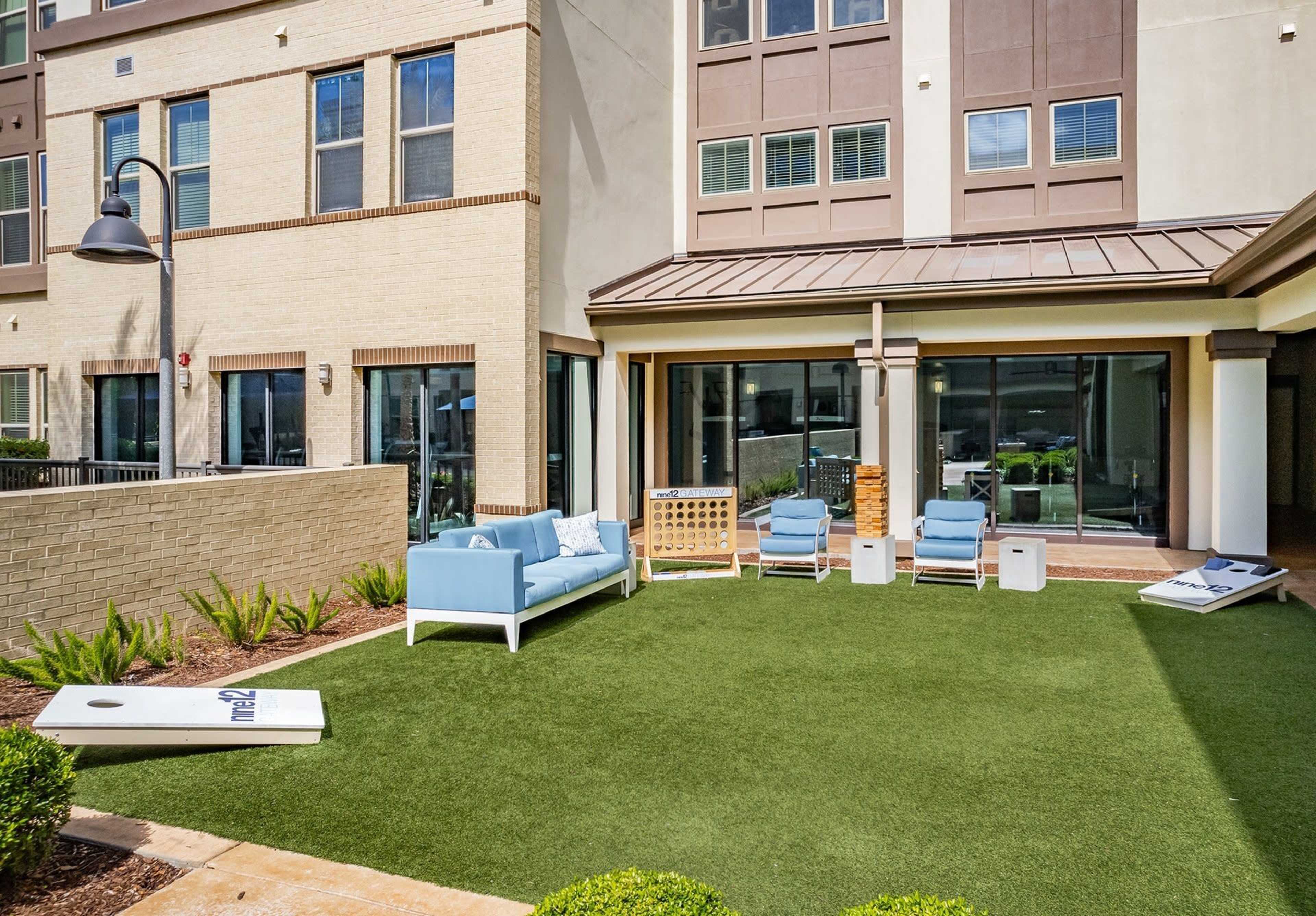 Outdoor Lounge with Billiard Table Image in Altamonte Springs, Altamonte Springs, FL