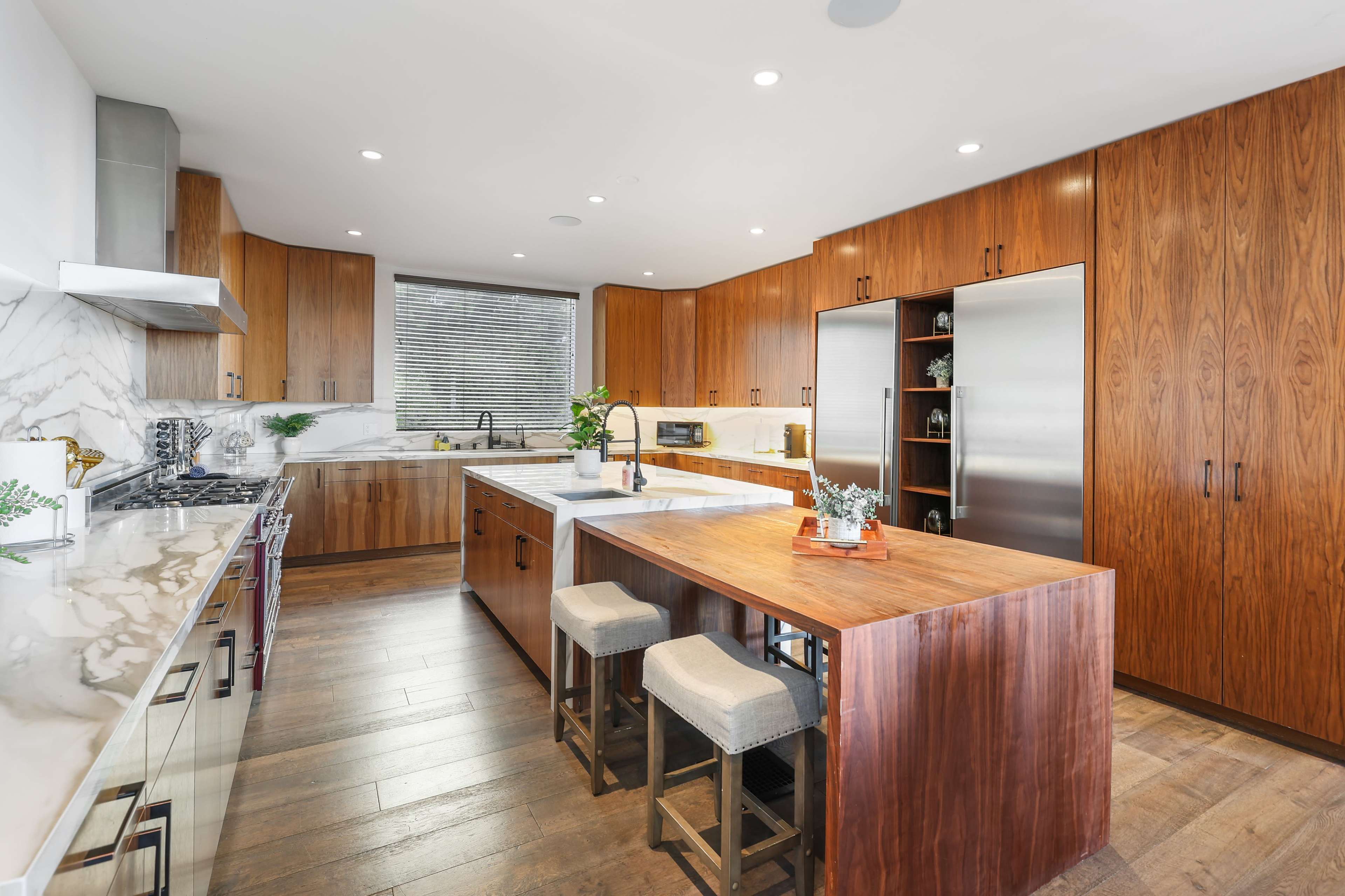 FRANKLIN MODERN RETREAT HILLSIDE SHOWSTOPPER Image in Central LA, Los Angeles, CA