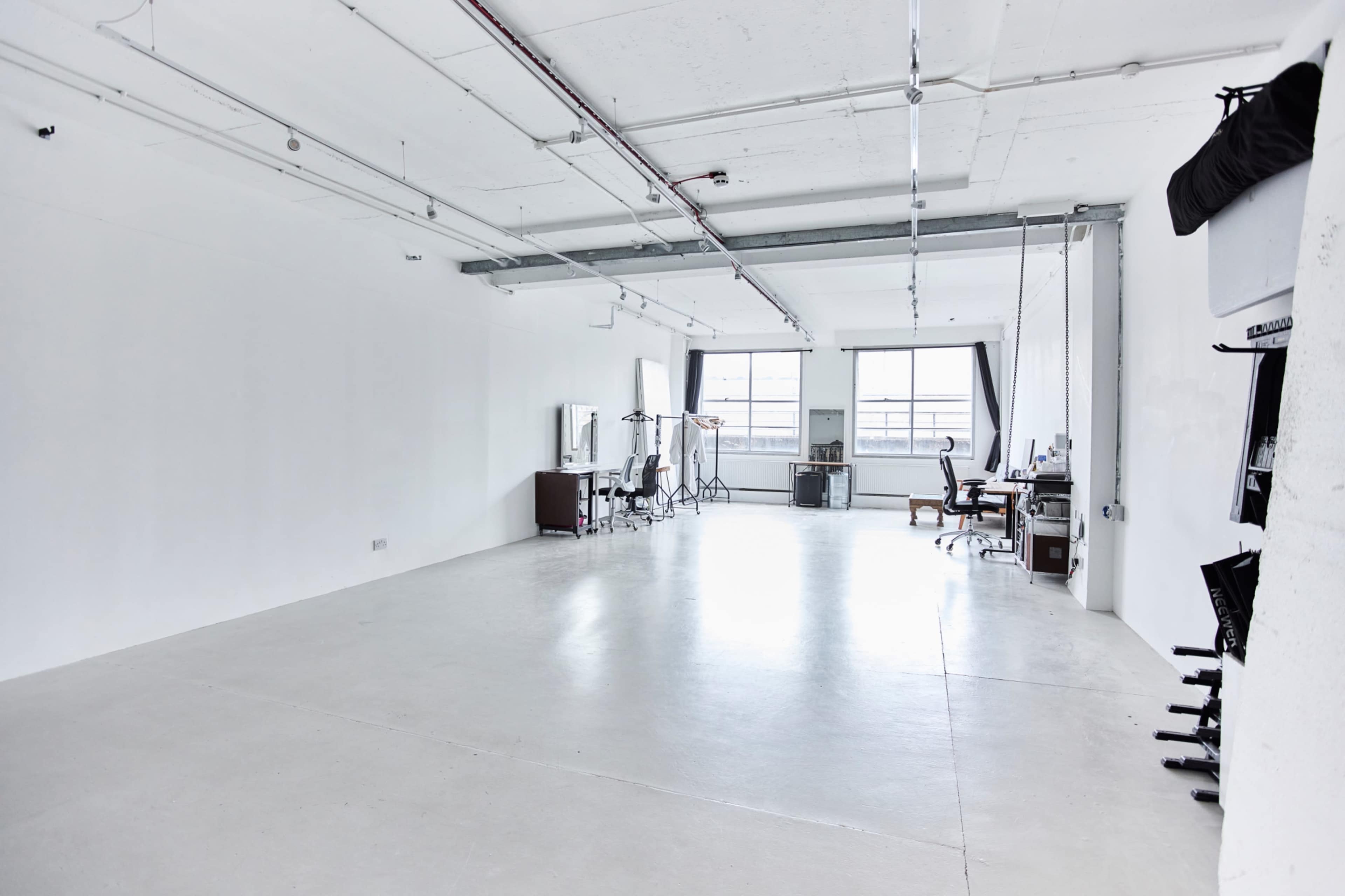 745 Sq Ft Natural Light Photo Studio Image in Hackney, London, ENG