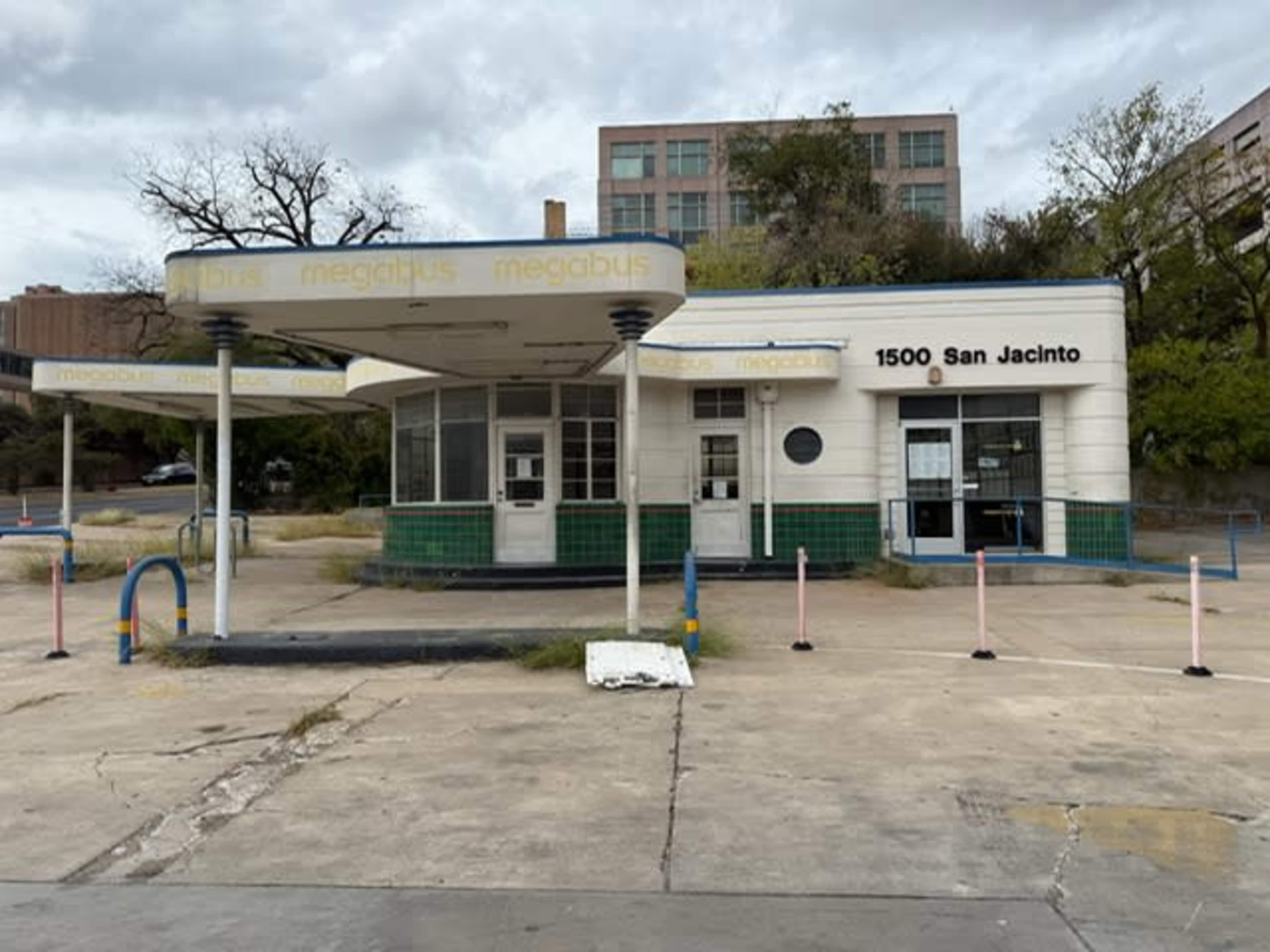 Vintage Gas Station + Corner Lot in Downtown Austin – Available for Film, Photo, and Brand Activations Image in Downtown Austin, Austin, TX